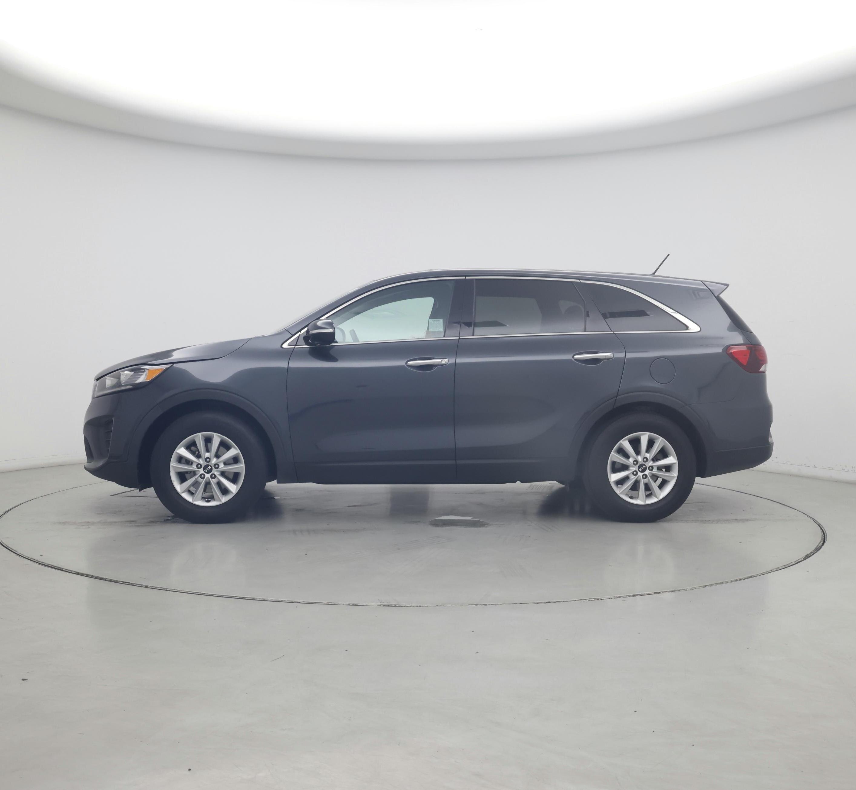 Thumbnail: 2020 Kia Sorento - 3