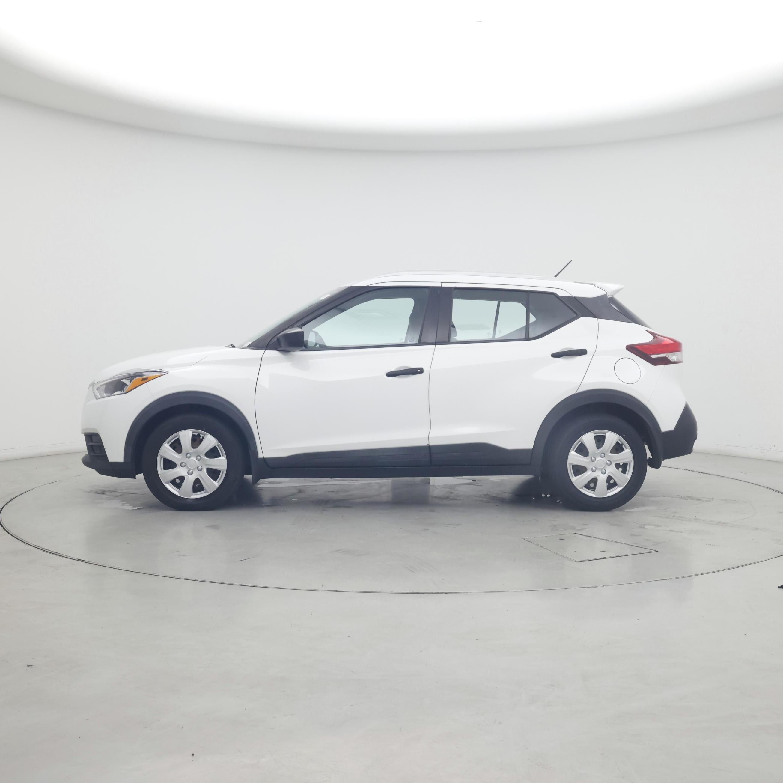 Thumbnail: 2018 Nissan Kicks - 3