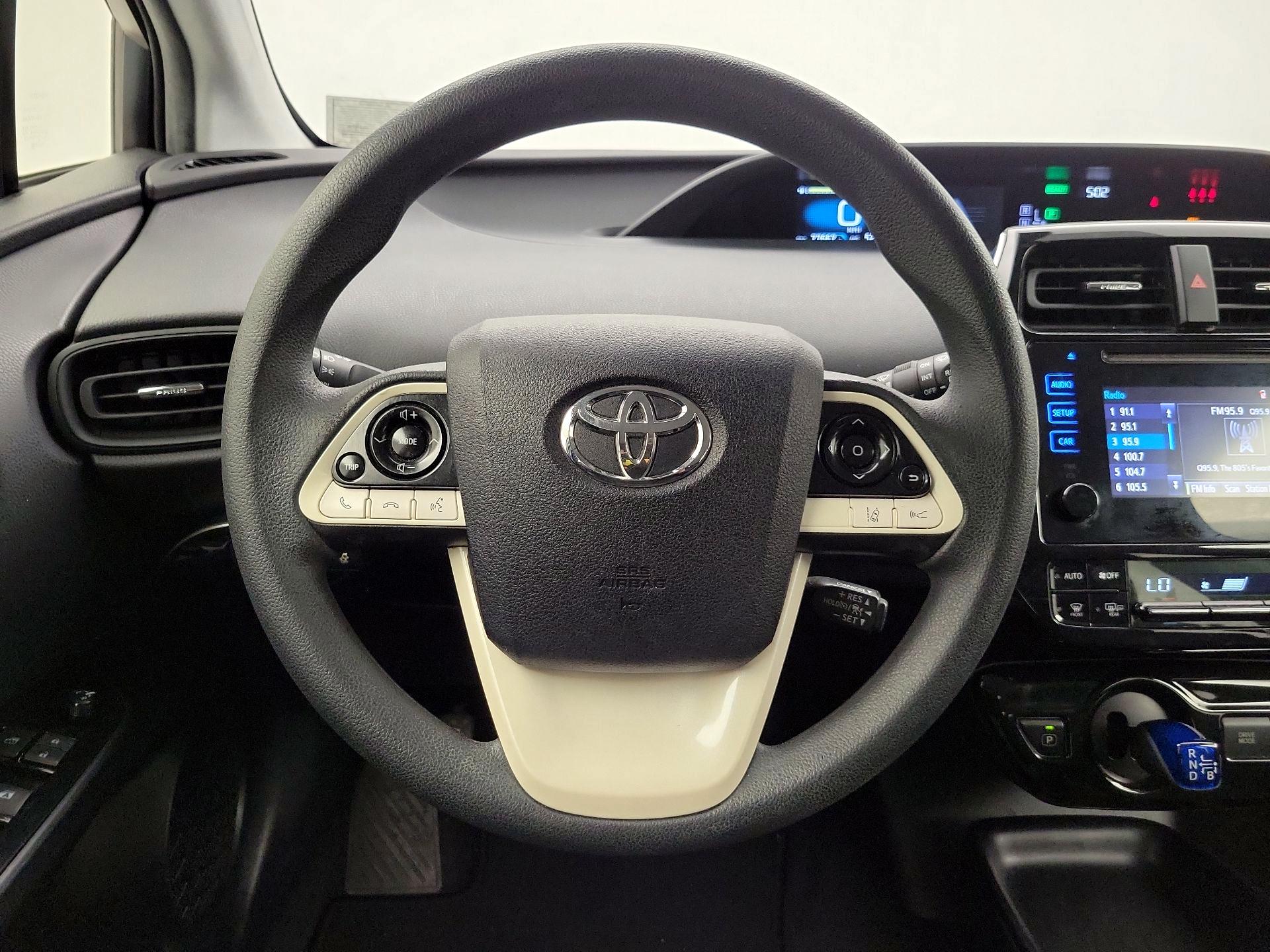 Thumbnail: 2017 Toyota Prius - 10