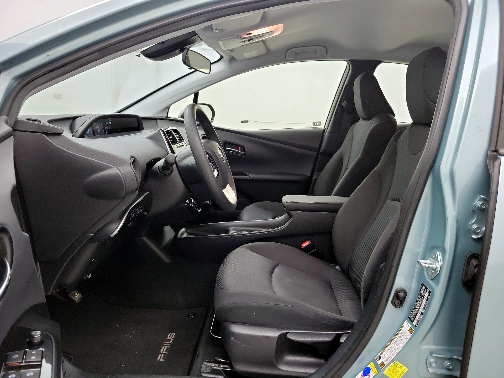 Thumbnail: 2017 Toyota Prius - 11