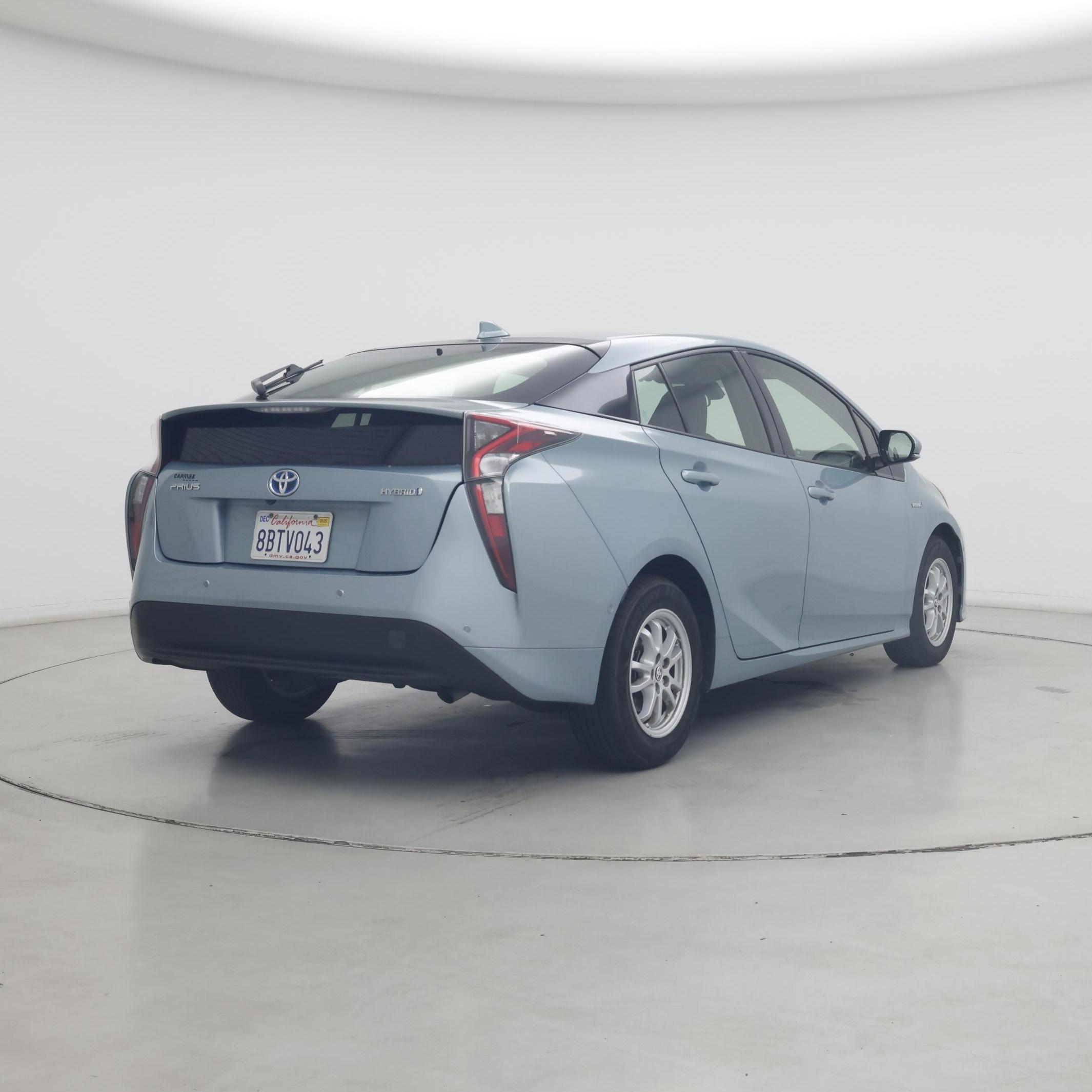 Thumbnail: 2017 Toyota Prius - 8