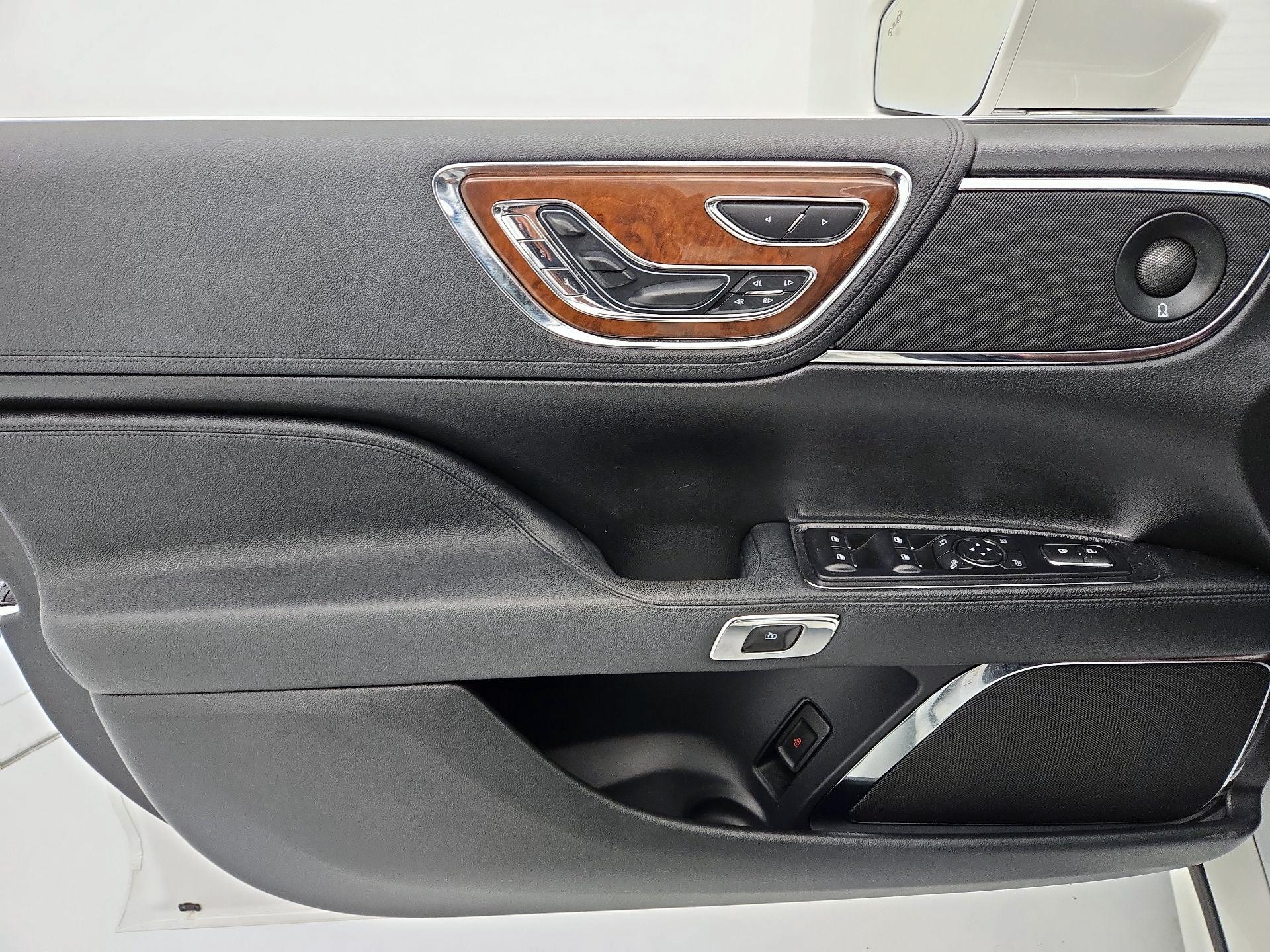 Thumbnail: 2020 Lincoln Continental - 12