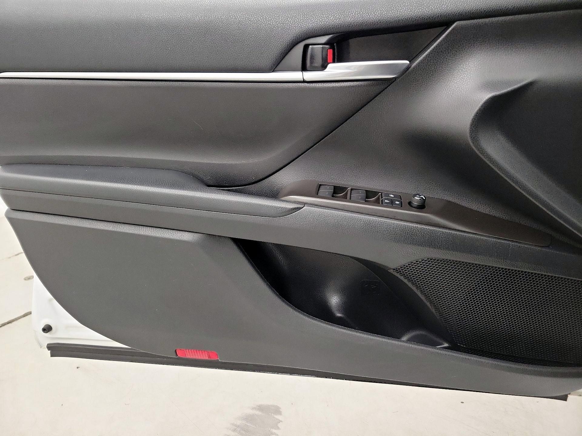 Thumbnail: 2021 Toyota Camry - 12