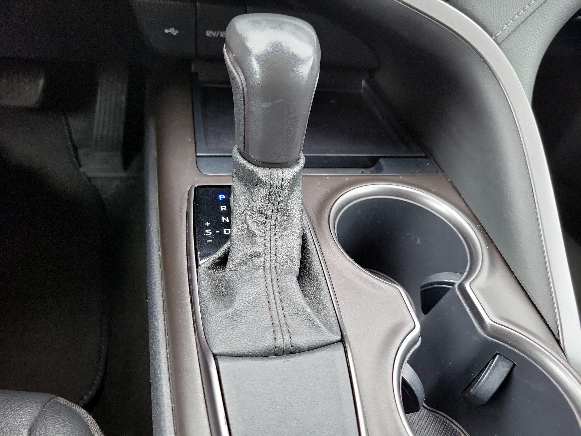 Thumbnail: 2021 Toyota Camry - 17
