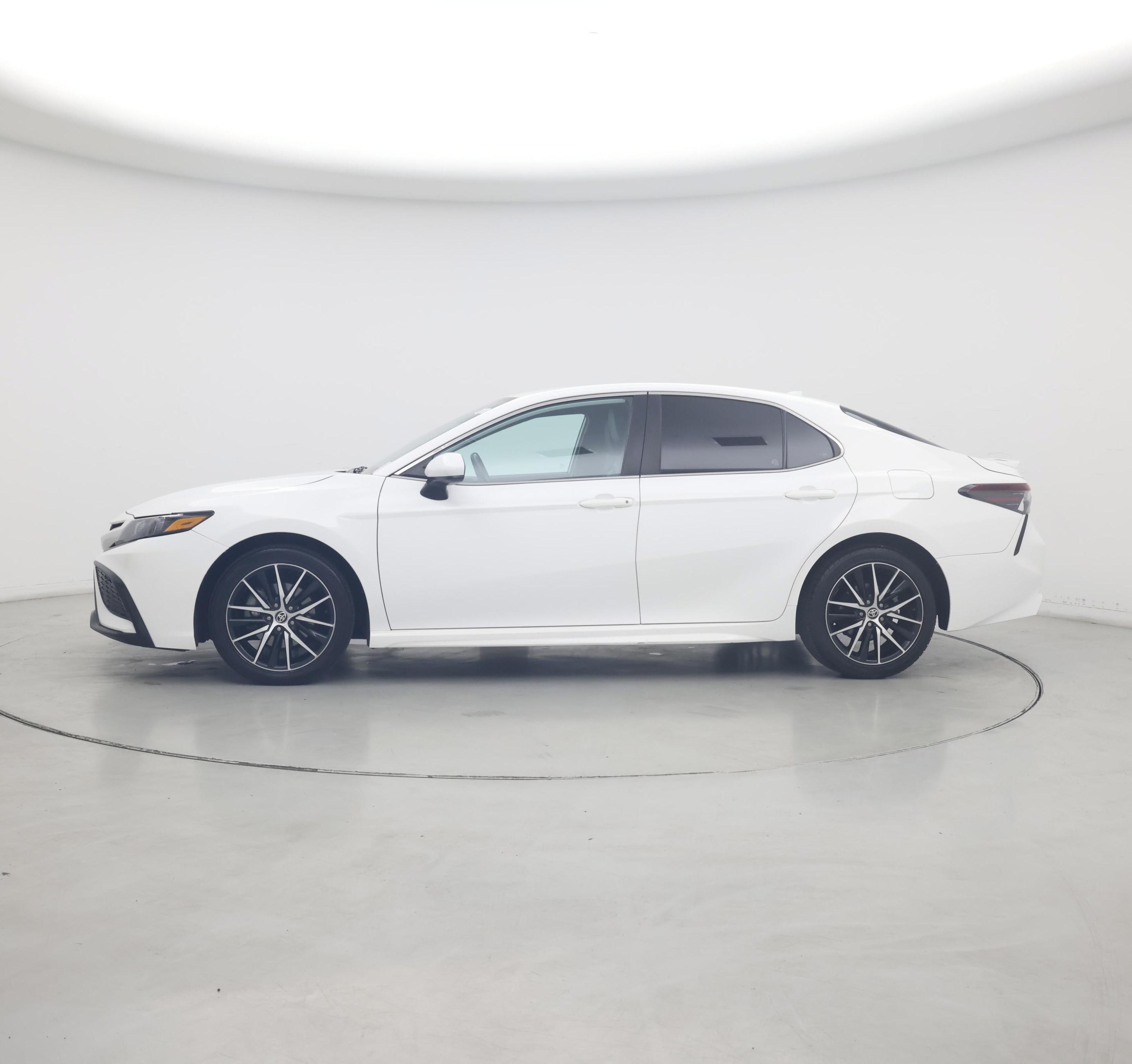 Thumbnail: 2021 Toyota Camry - 3