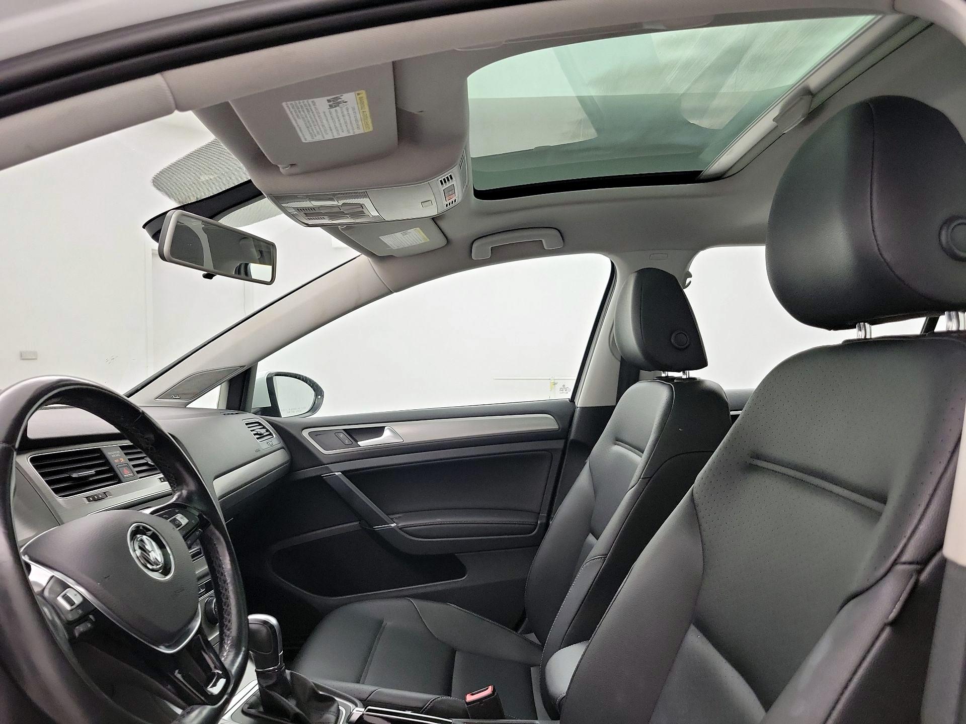 Thumbnail: 2016 Volkswagen Golf - 19