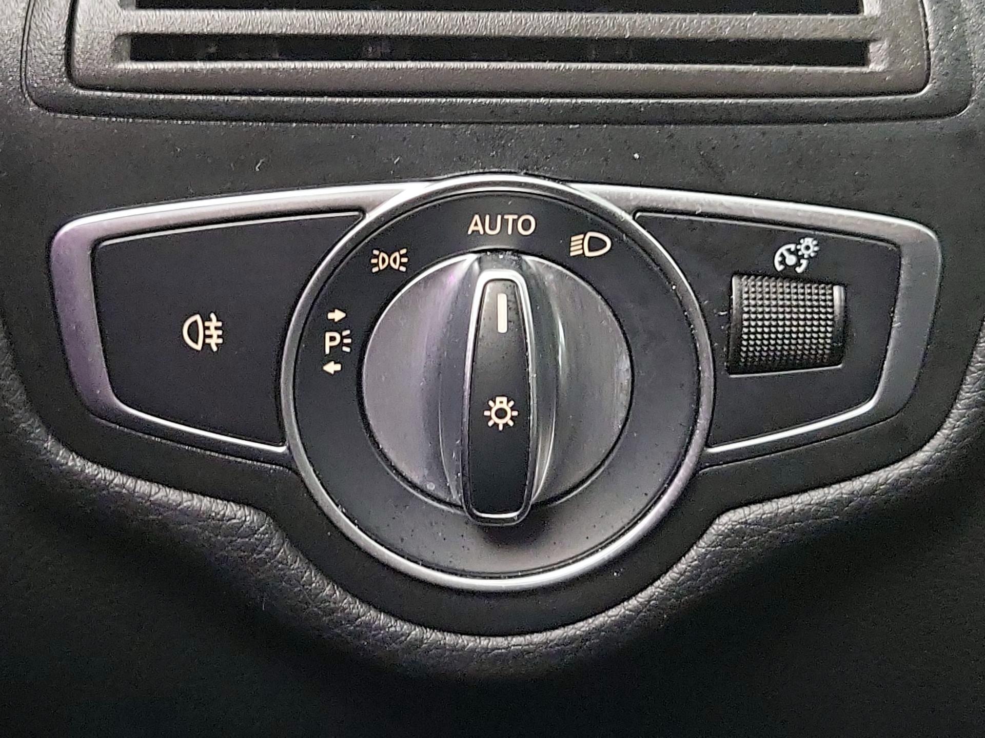 Thumbnail: 2020 Mercedes-Benz GLC - 13
