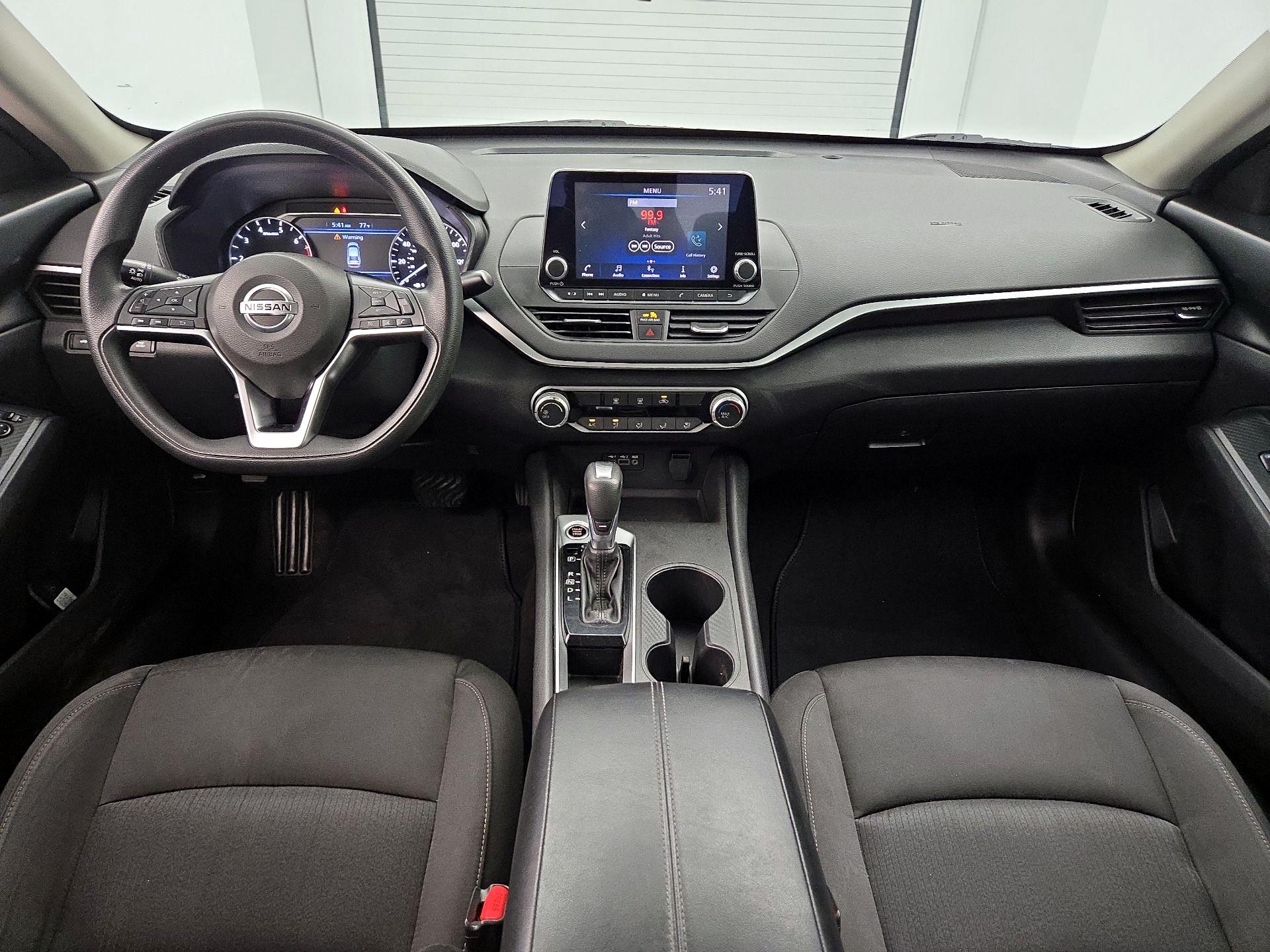 Thumbnail: 2020 Nissan Altima - 9