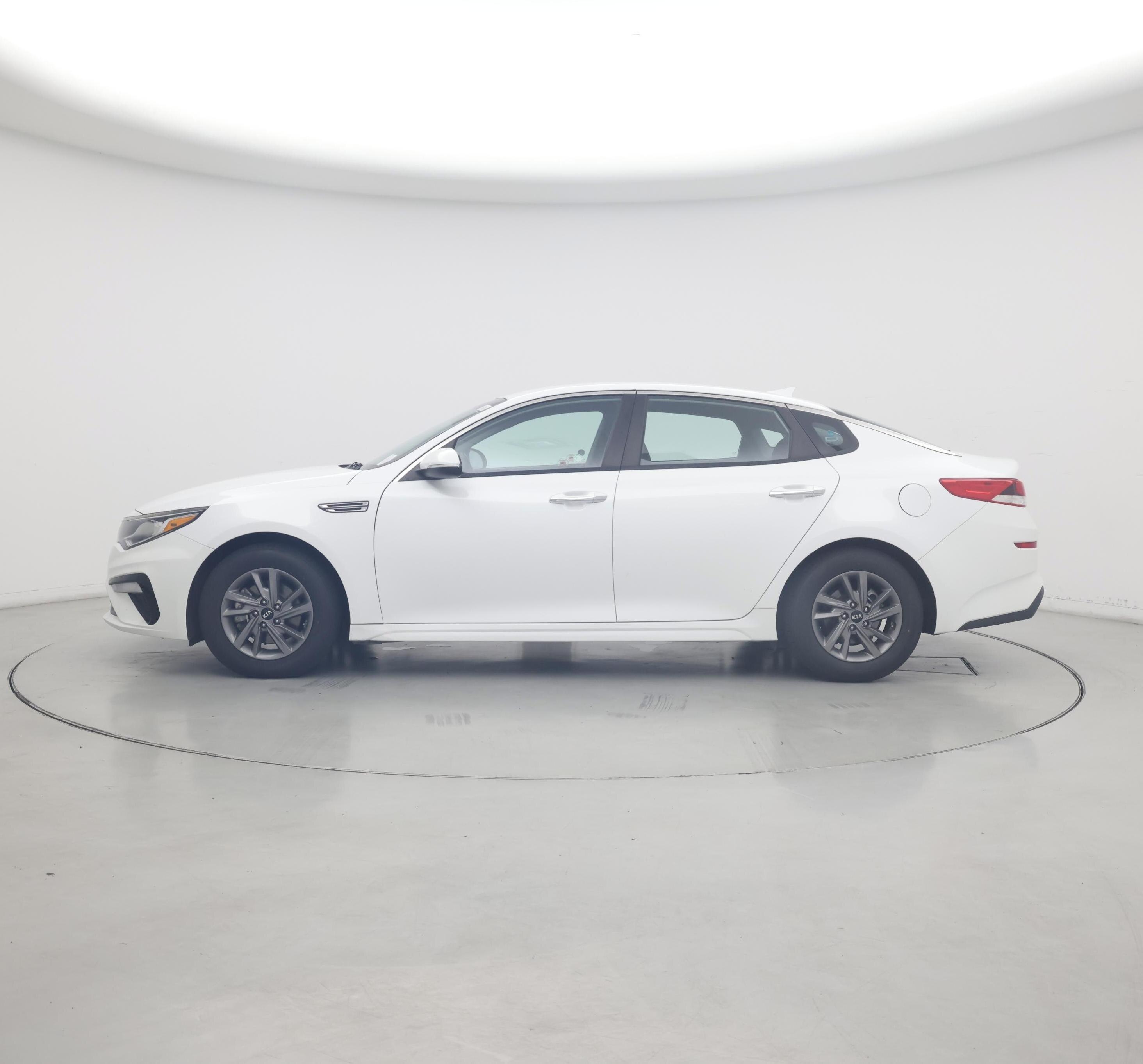 Thumbnail: 2020 Kia Optima - 3