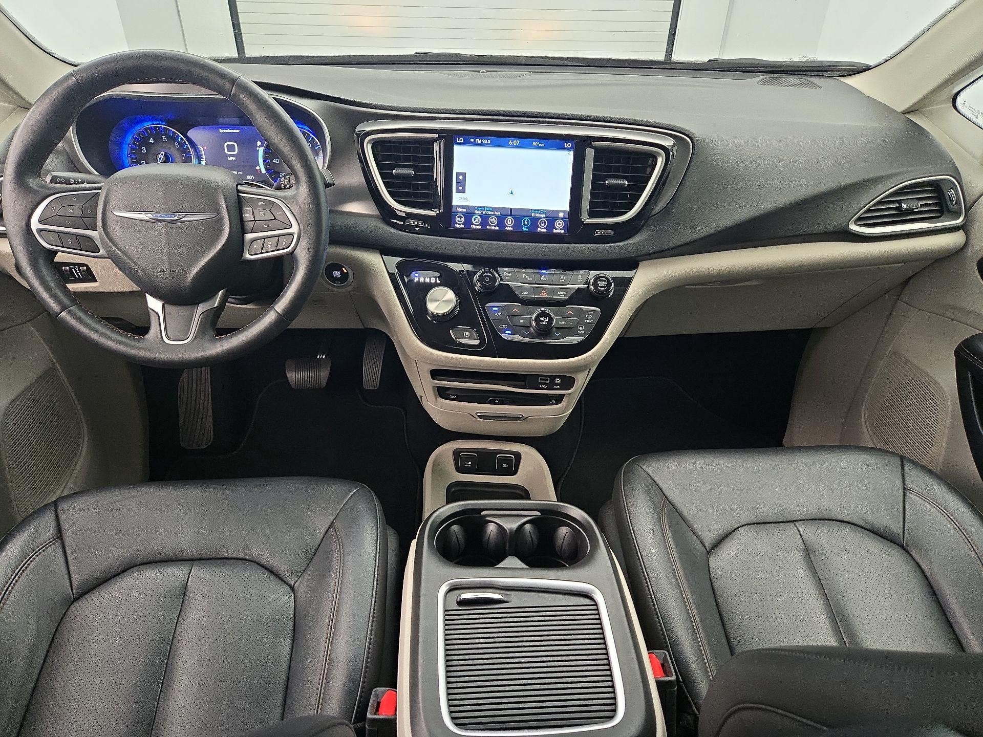 Thumbnail: 2020 Chrysler Pacifica - 9