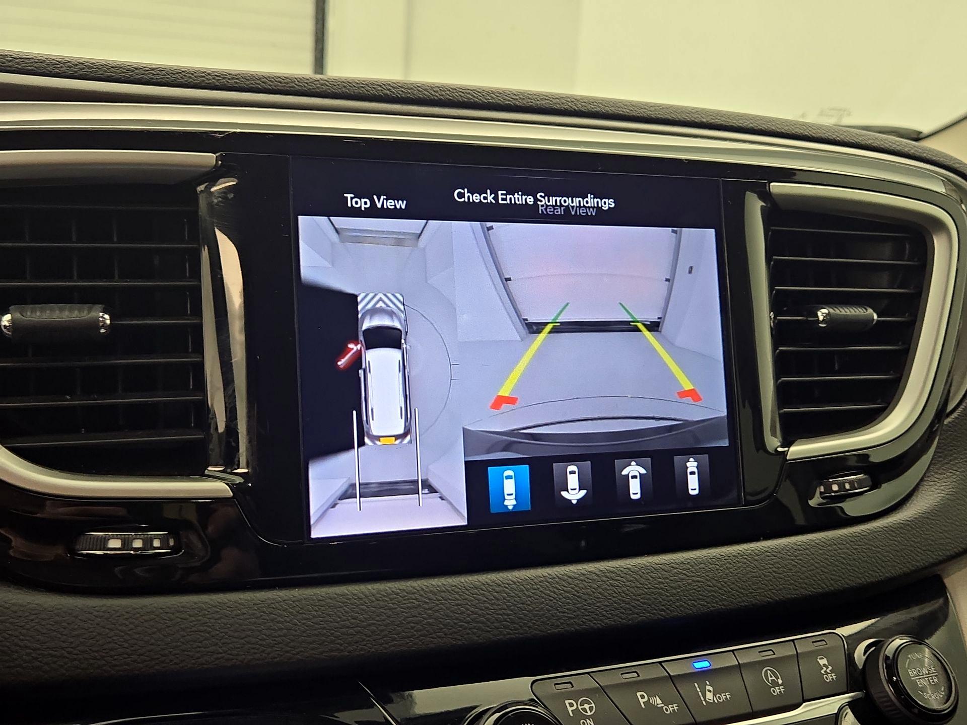 Thumbnail: 2020 Chrysler Pacifica - 15