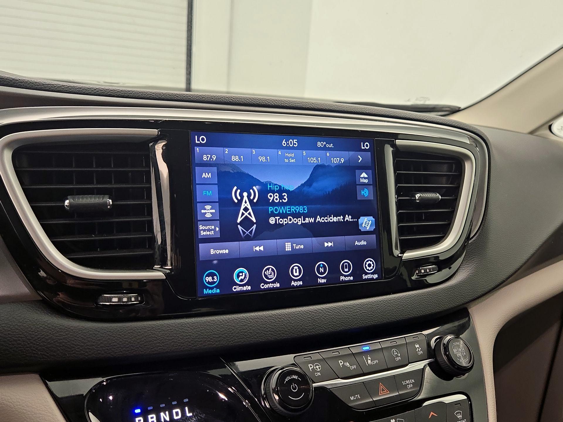 Thumbnail: 2020 Chrysler Pacifica - 16
