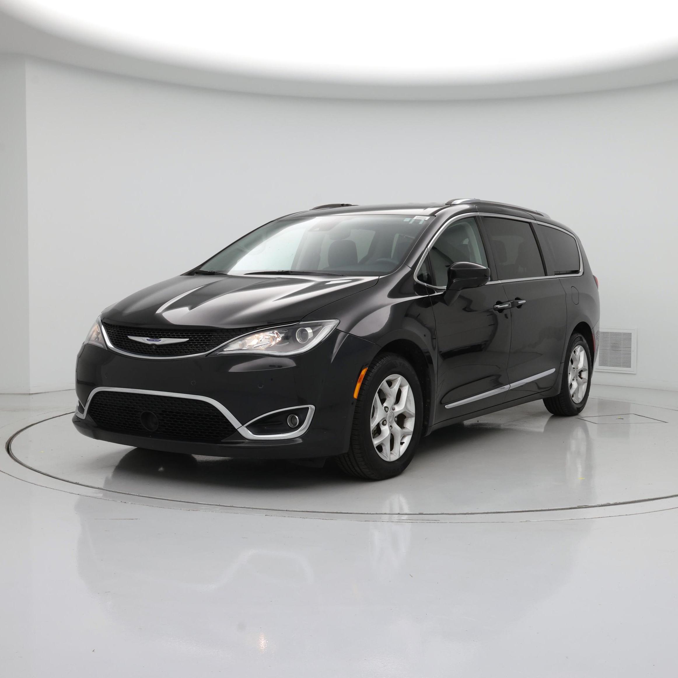 Thumbnail: 2020 Chrysler Pacifica - 4