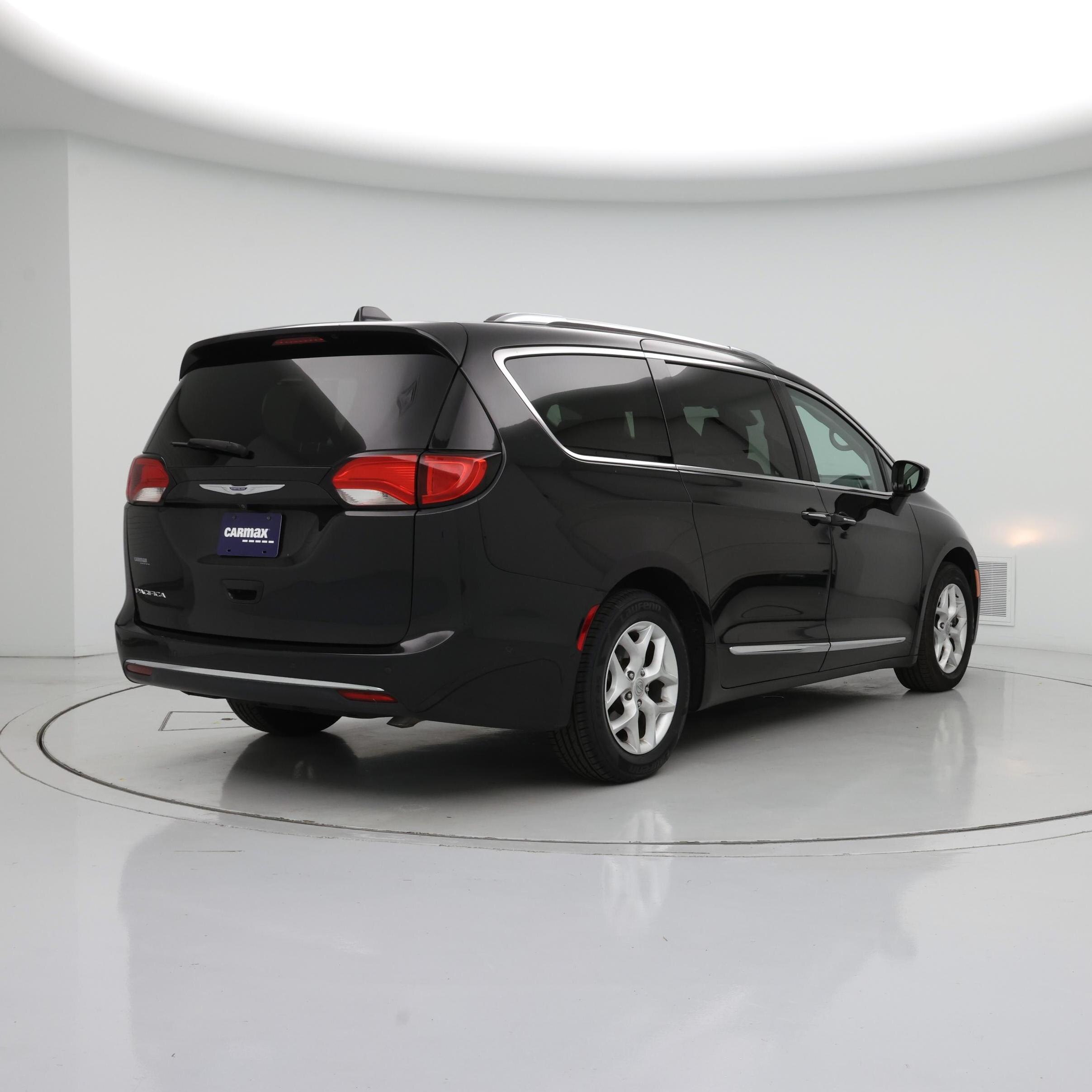 Thumbnail: 2020 Chrysler Pacifica - 8