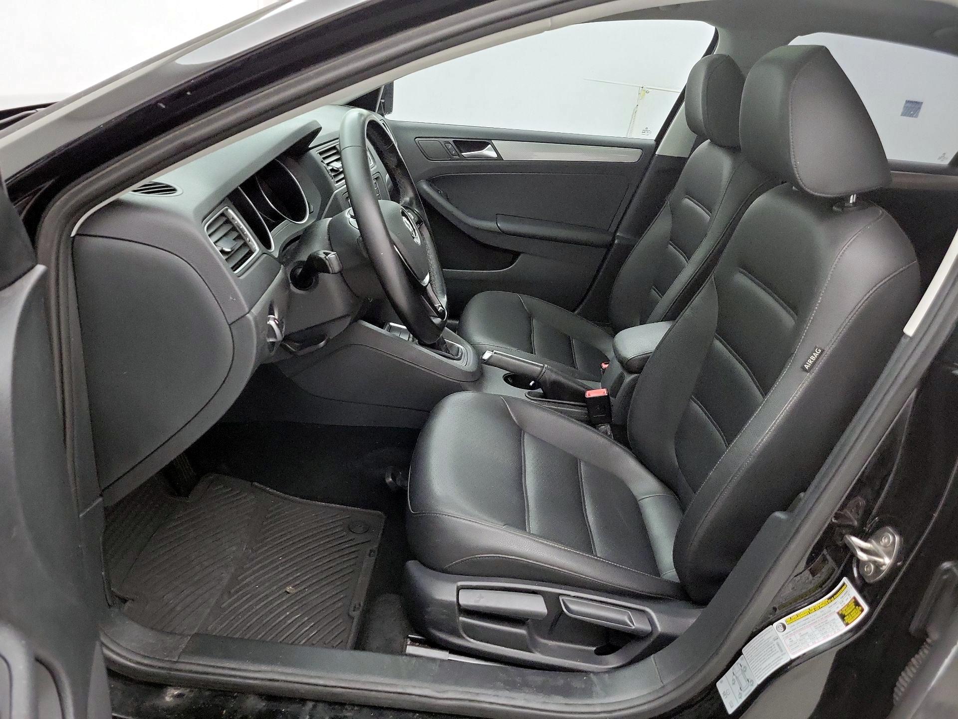 Thumbnail: 2017 Volkswagen Jetta - 11