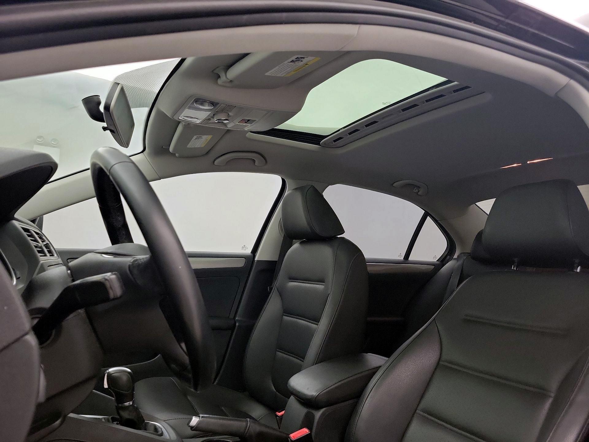 Thumbnail: 2017 Volkswagen Jetta - 19
