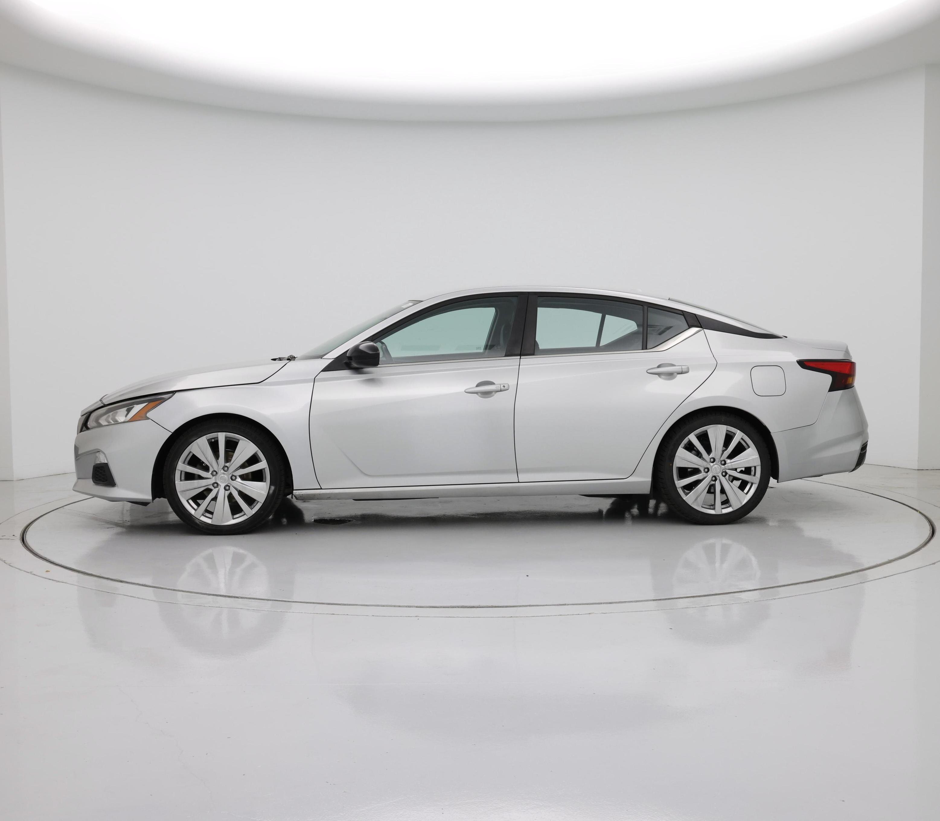 Thumbnail: 2020 Nissan Altima - 3