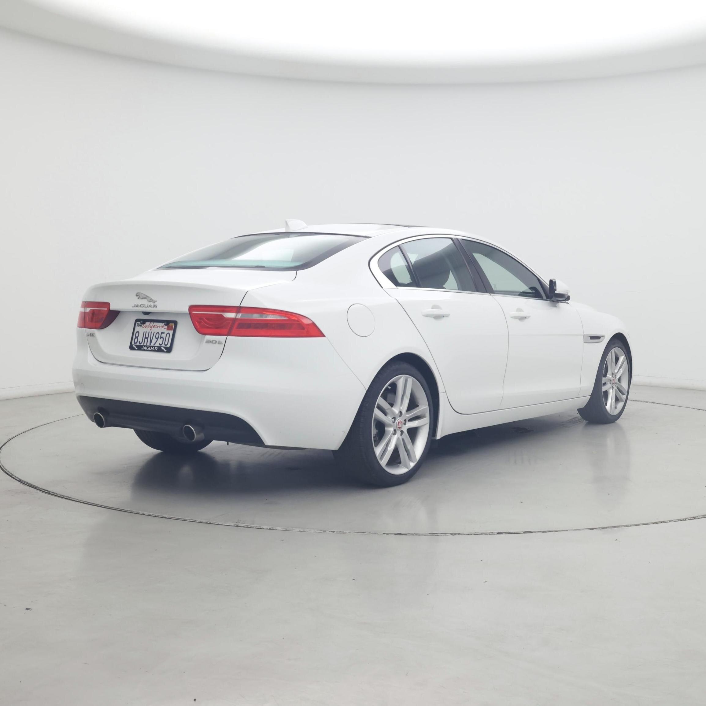 Thumbnail: 2018 Jaguar XE - 8