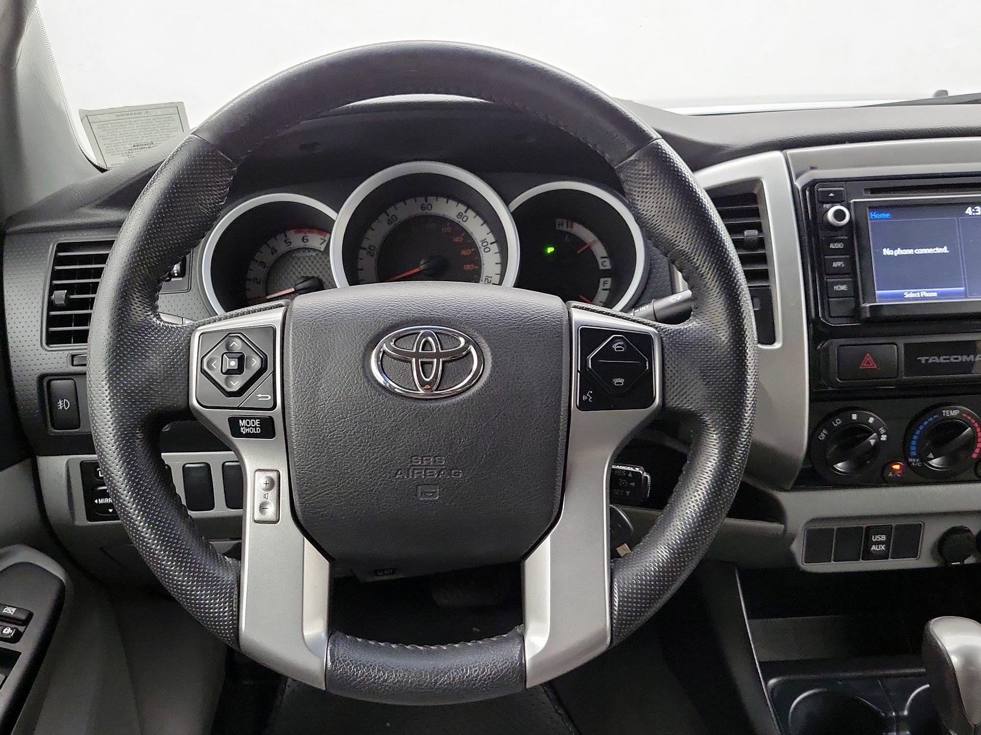 Thumbnail: 2015 Toyota Tacoma - 10