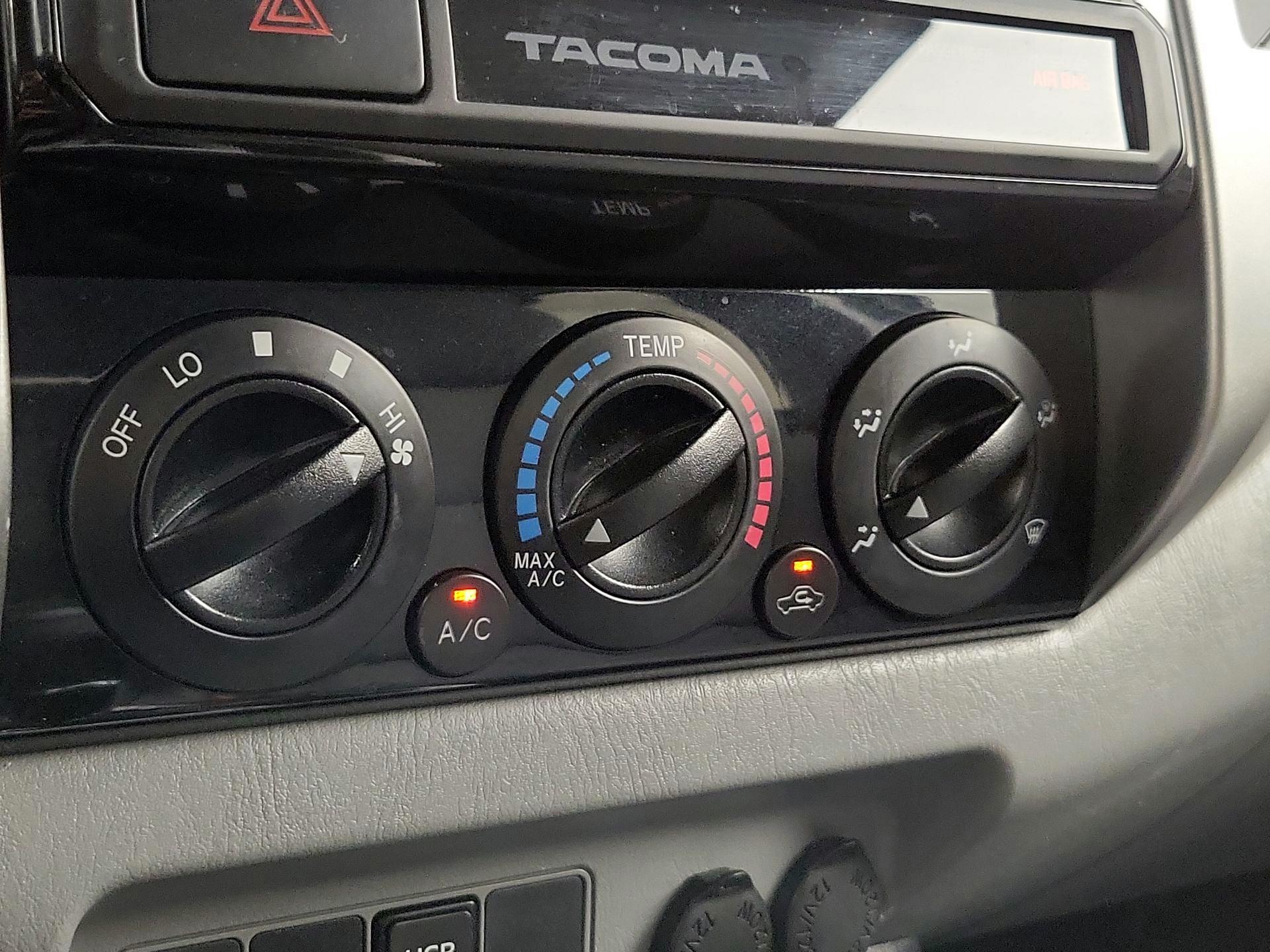 Thumbnail: 2015 Toyota Tacoma - 15