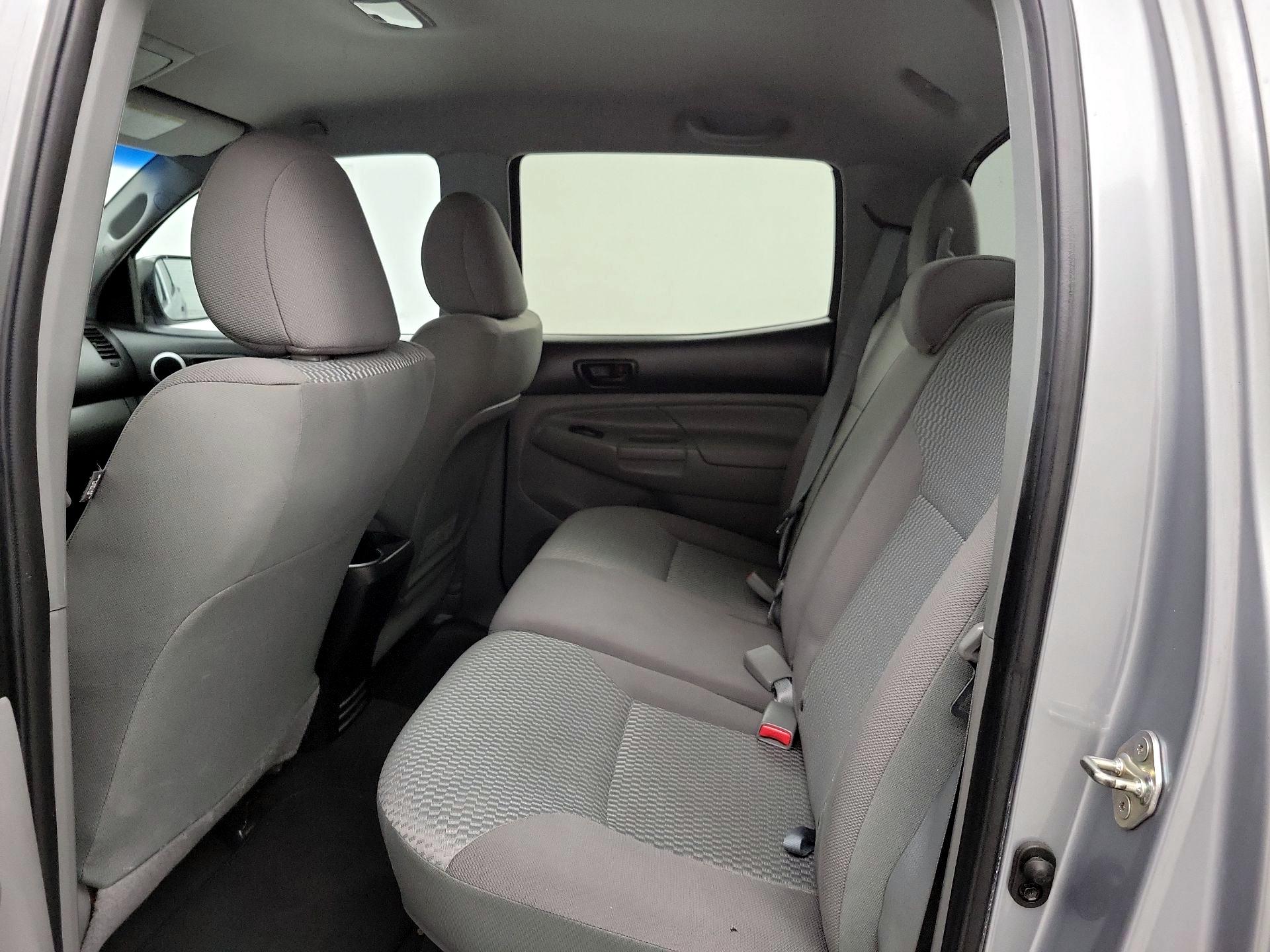Thumbnail: 2015 Toyota Tacoma - 18