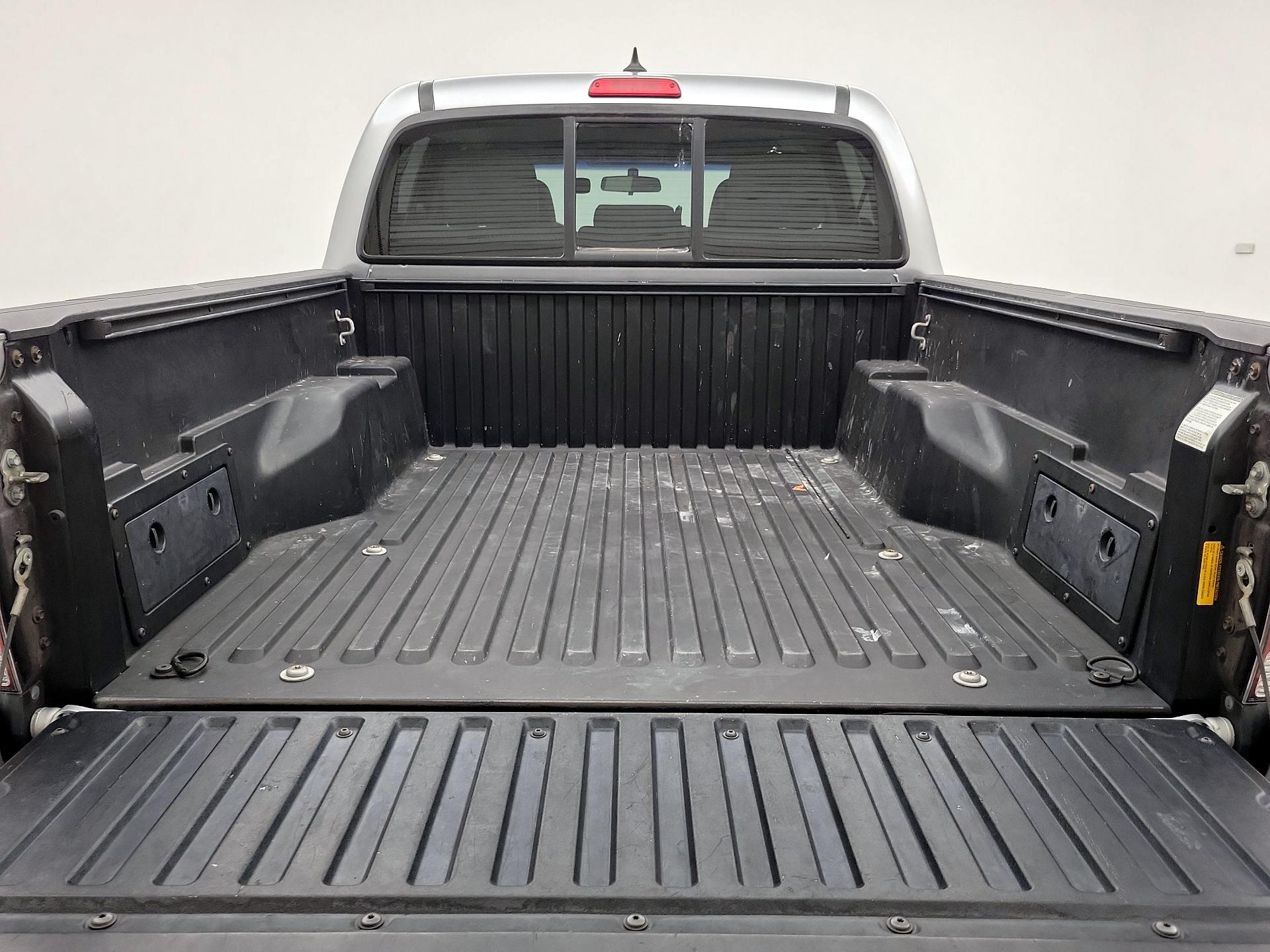 Thumbnail: 2015 Toyota Tacoma - 19