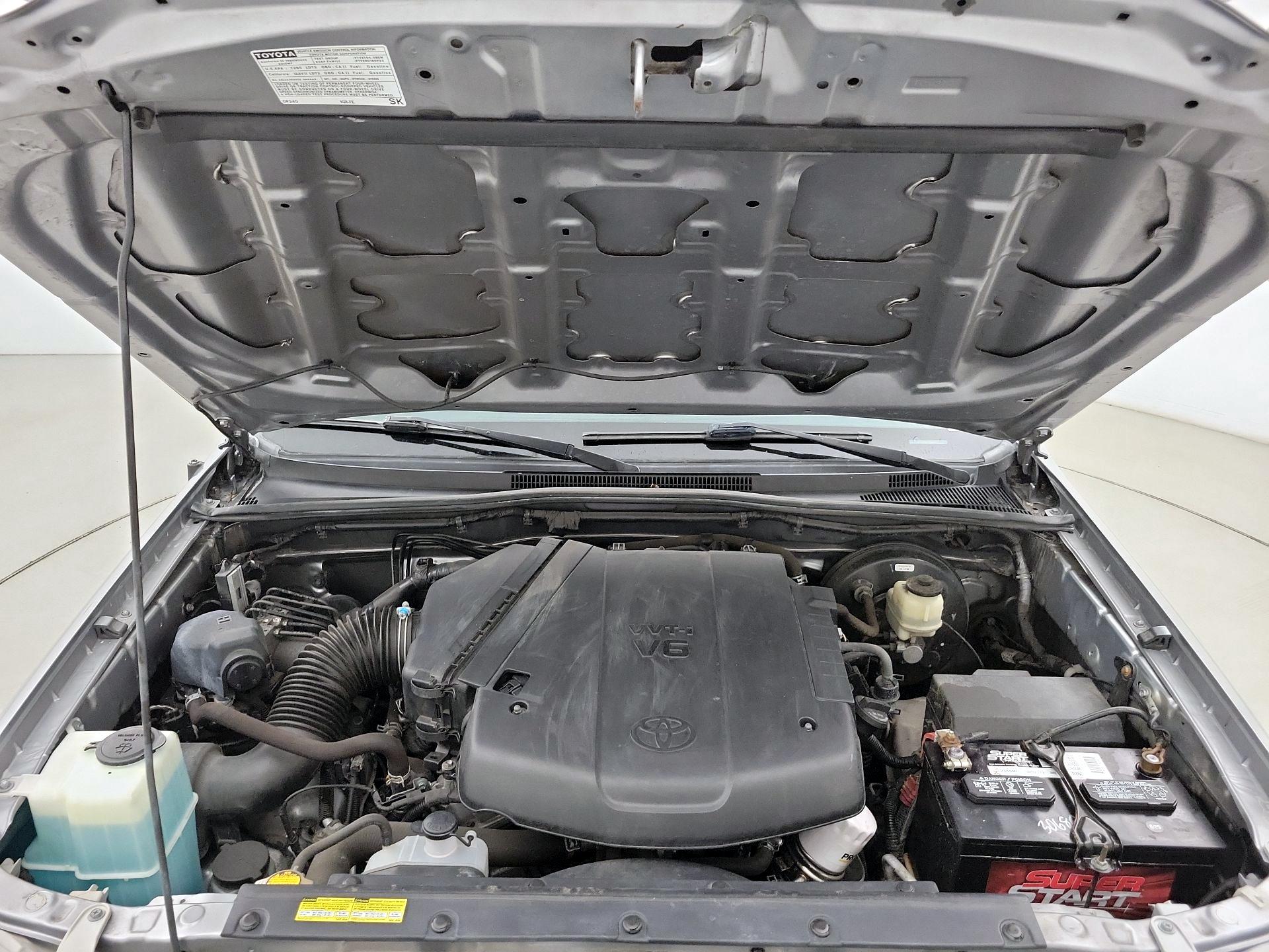 Thumbnail: 2015 Toyota Tacoma - 20