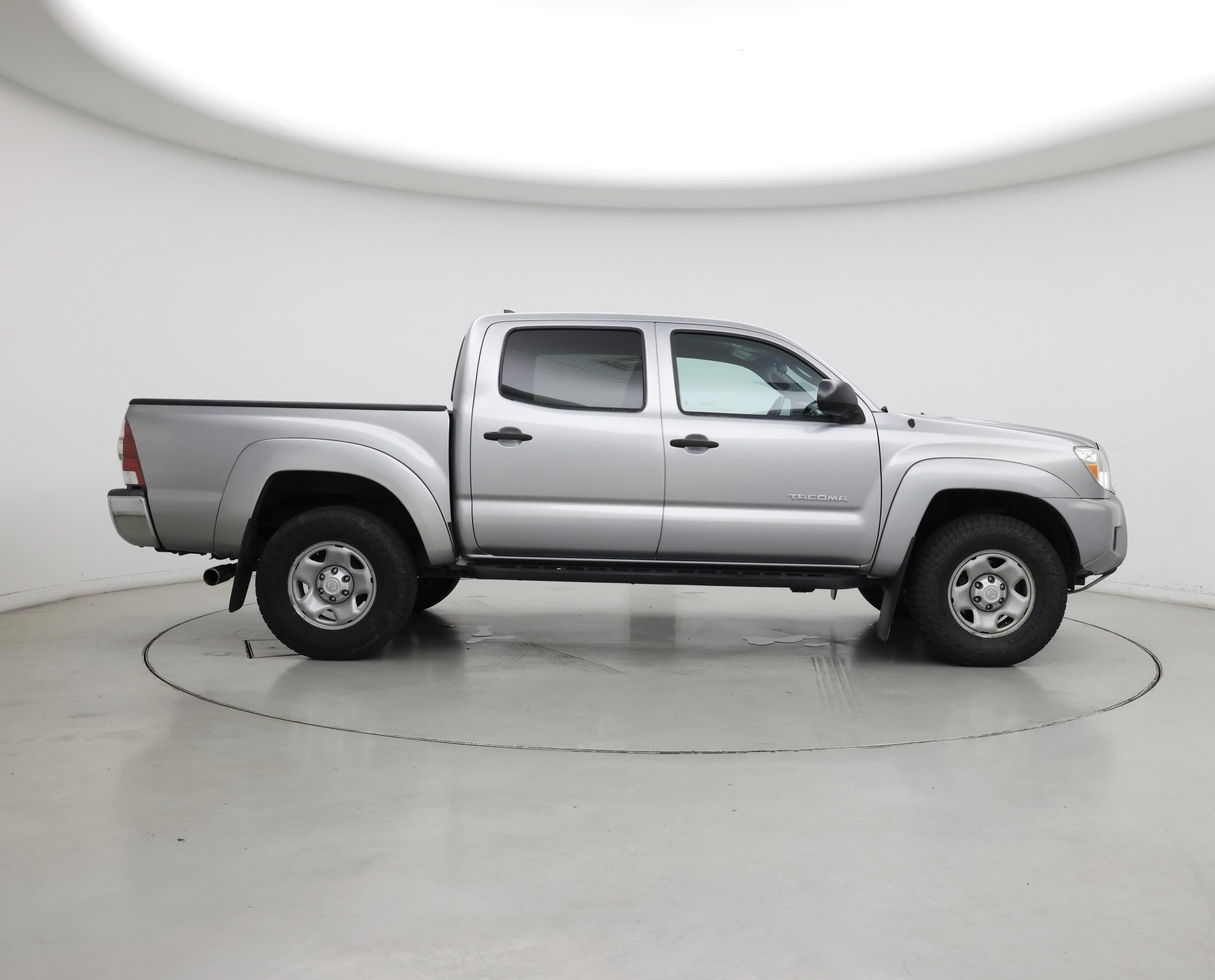 Thumbnail: 2015 Toyota Tacoma - 7