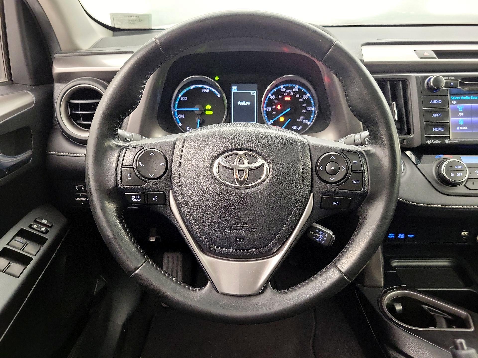 Thumbnail: 2017 Toyota RAV4 - 10
