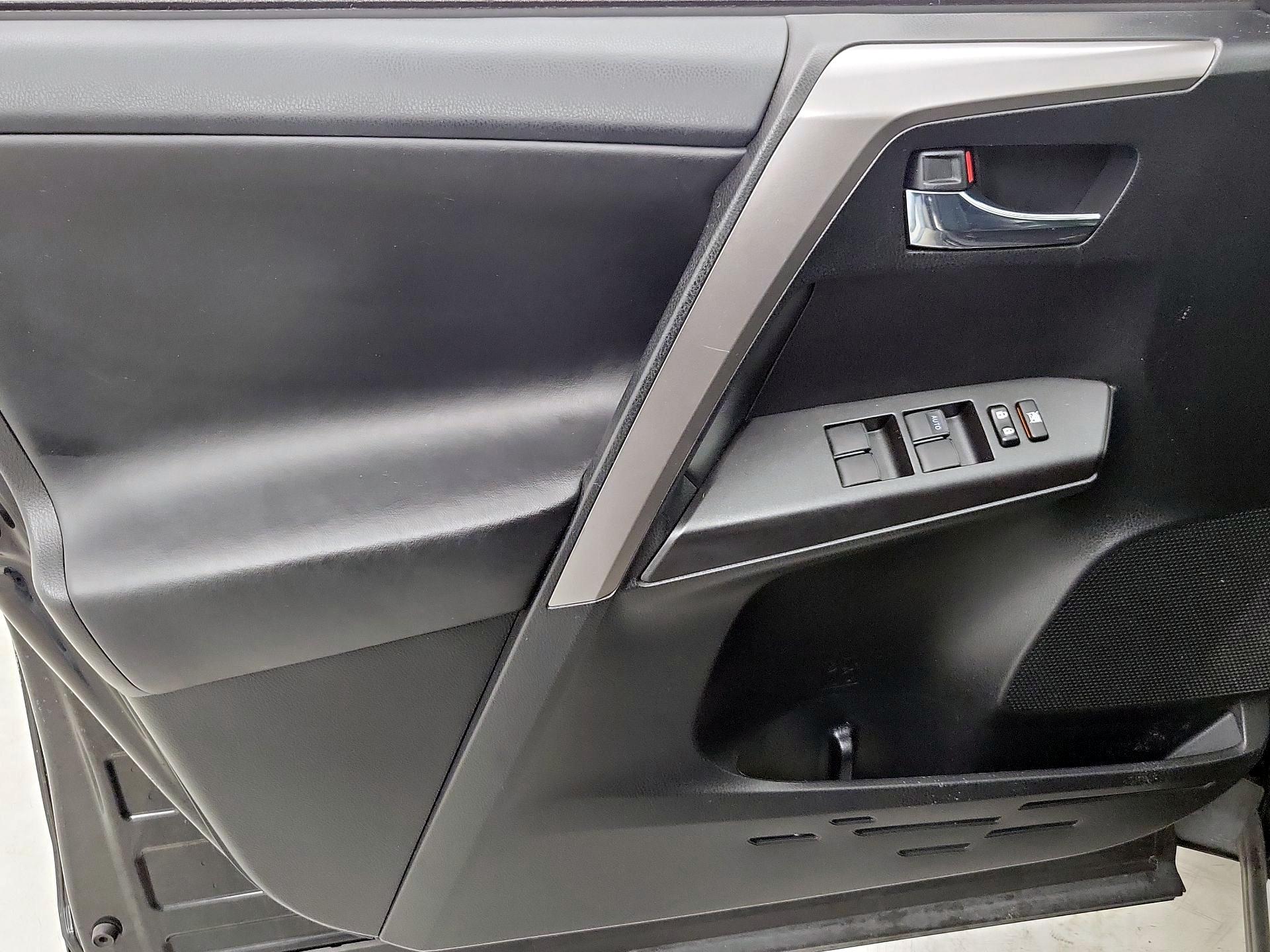 Thumbnail: 2017 Toyota RAV4 - 12