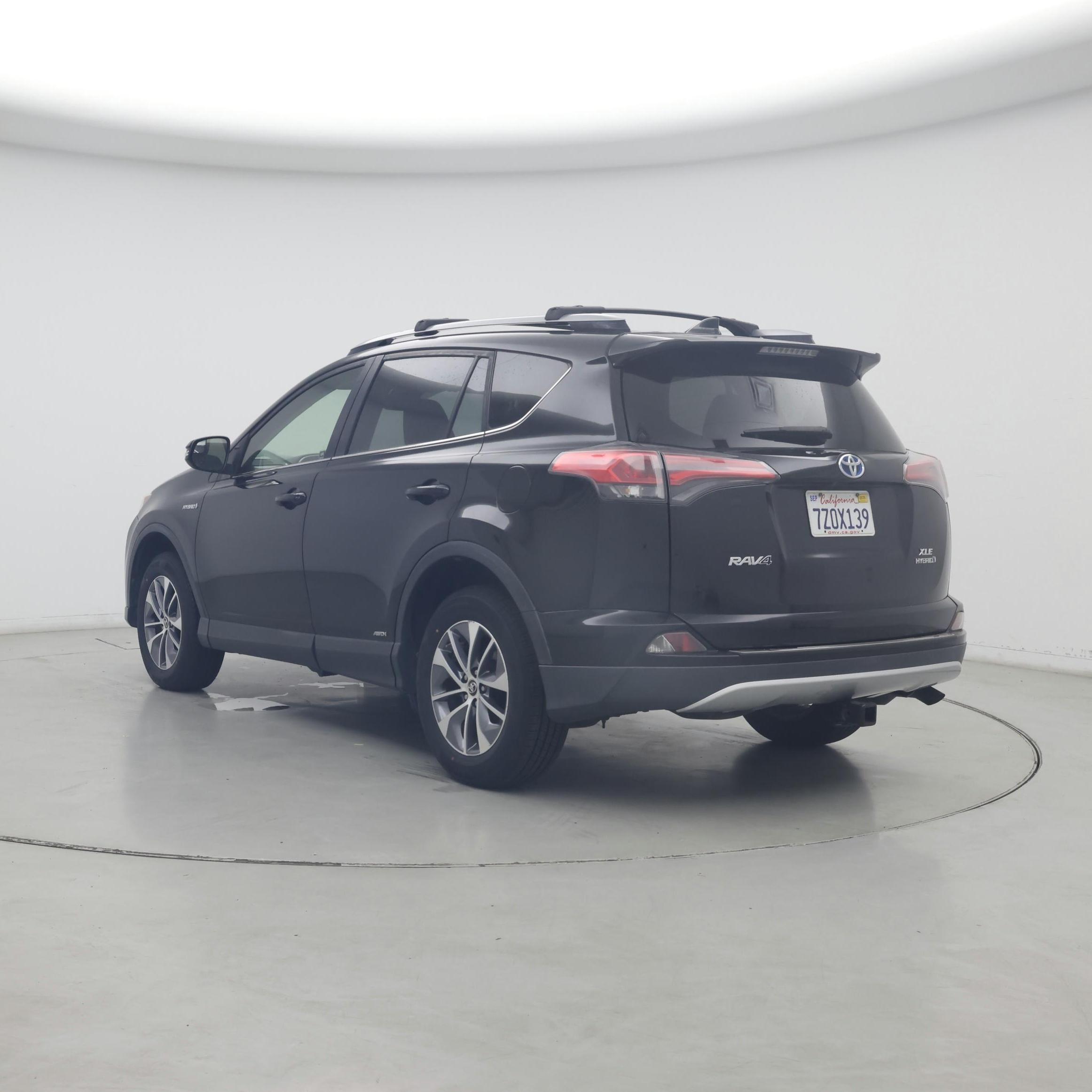 Thumbnail: 2017 Toyota RAV4 - 2