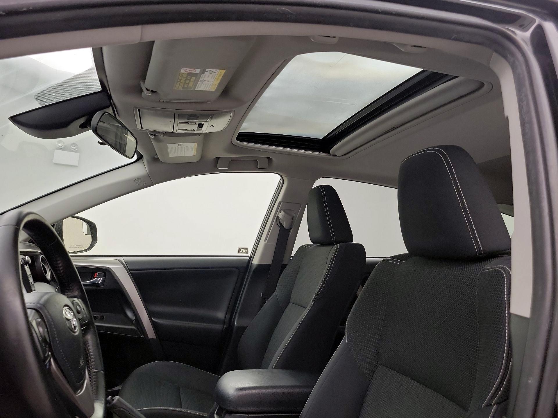 Thumbnail: 2017 Toyota RAV4 - 19