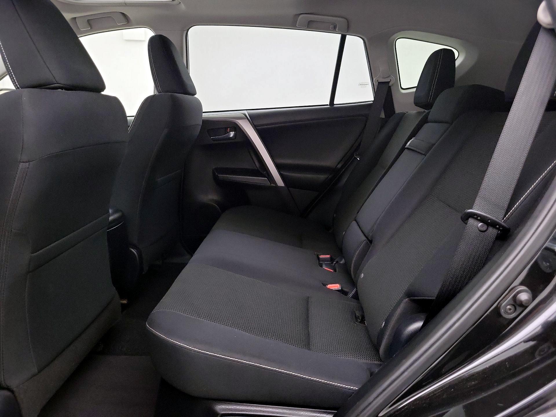 Thumbnail: 2017 Toyota RAV4 - 20