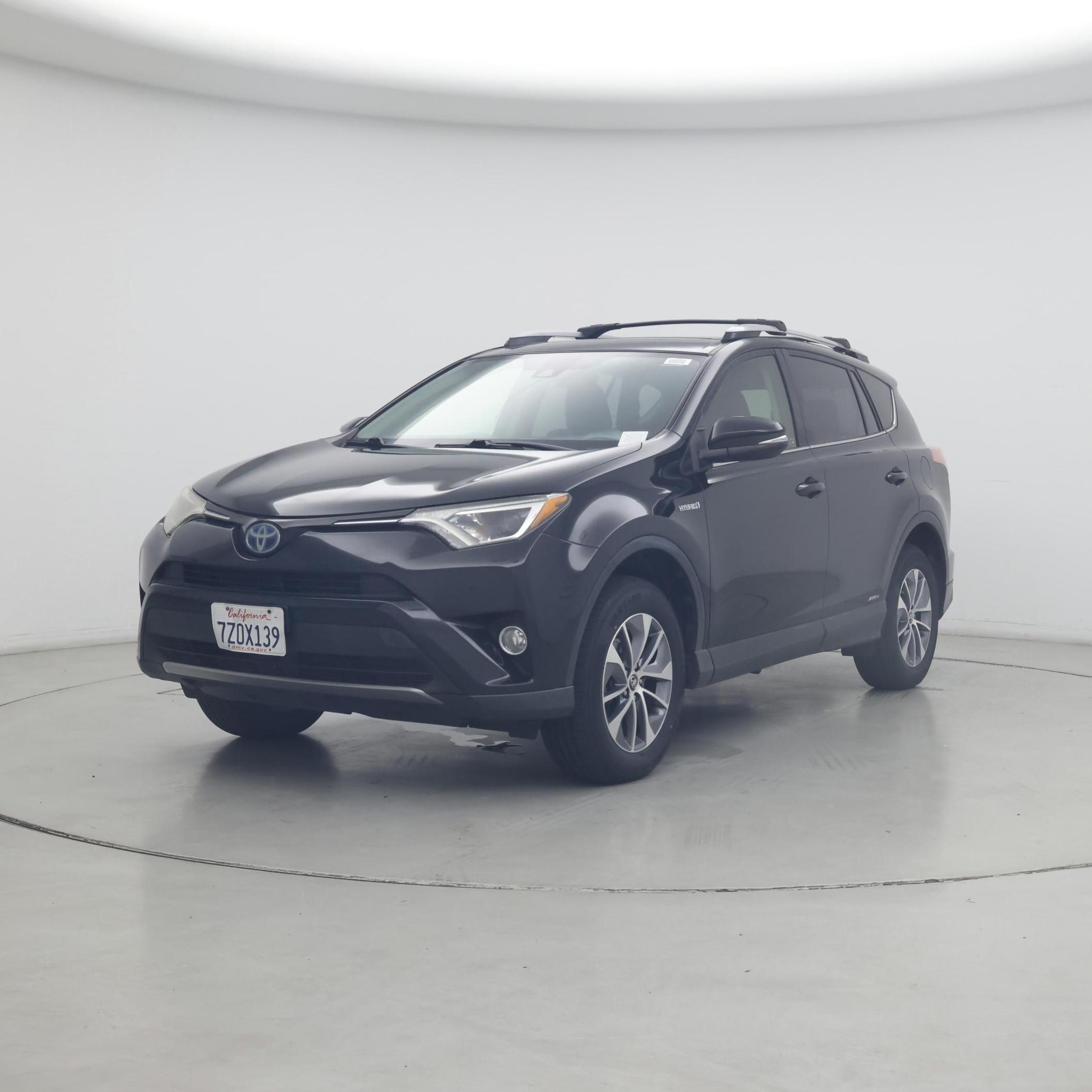 Thumbnail: 2017 Toyota RAV4 - 4
