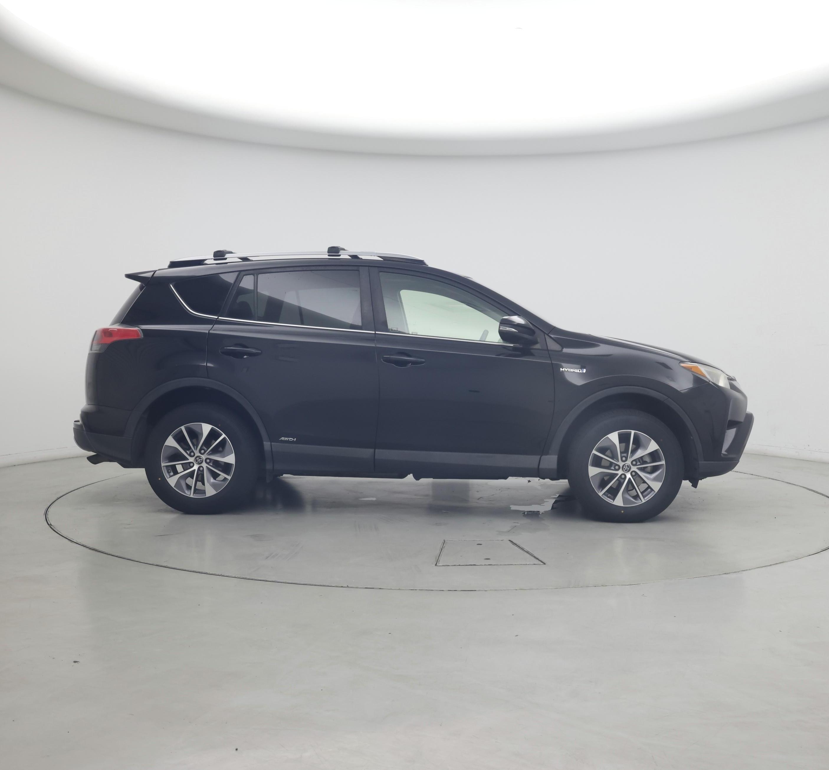 Thumbnail: 2017 Toyota RAV4 - 7