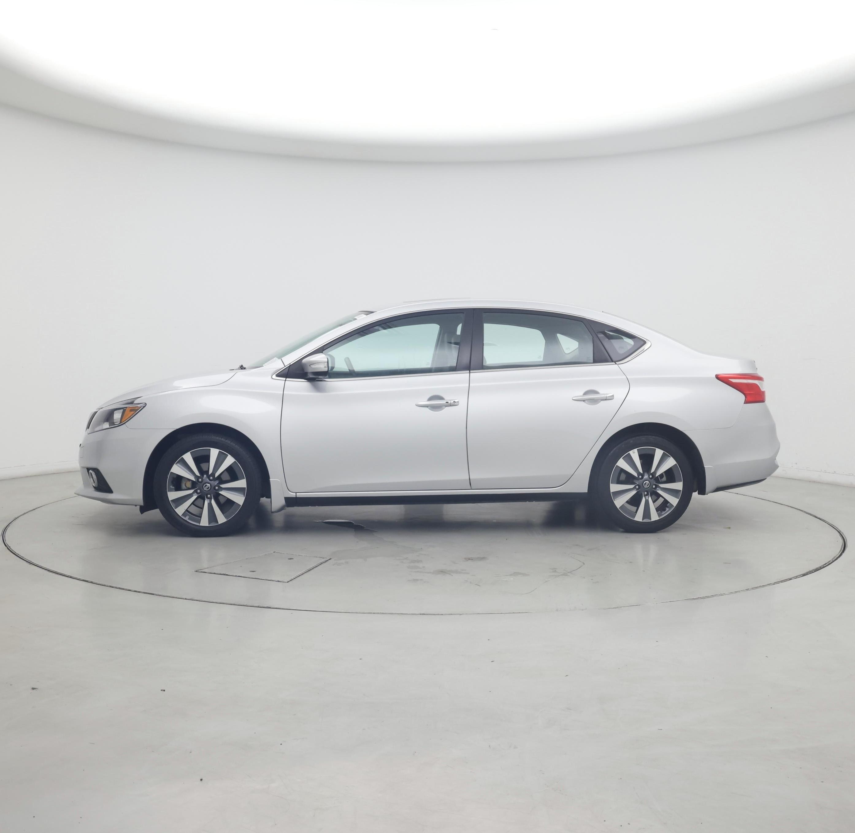 Thumbnail: 2018 Nissan Sentra - 3