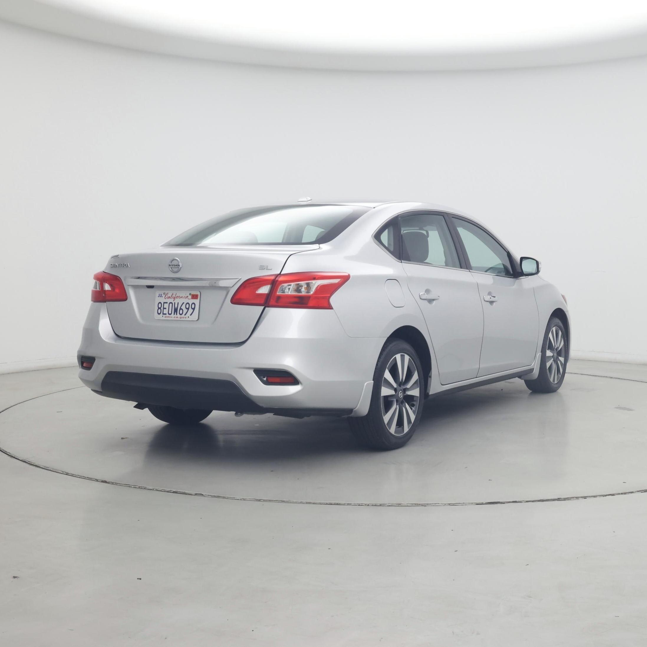 Thumbnail: 2018 Nissan Sentra - 8