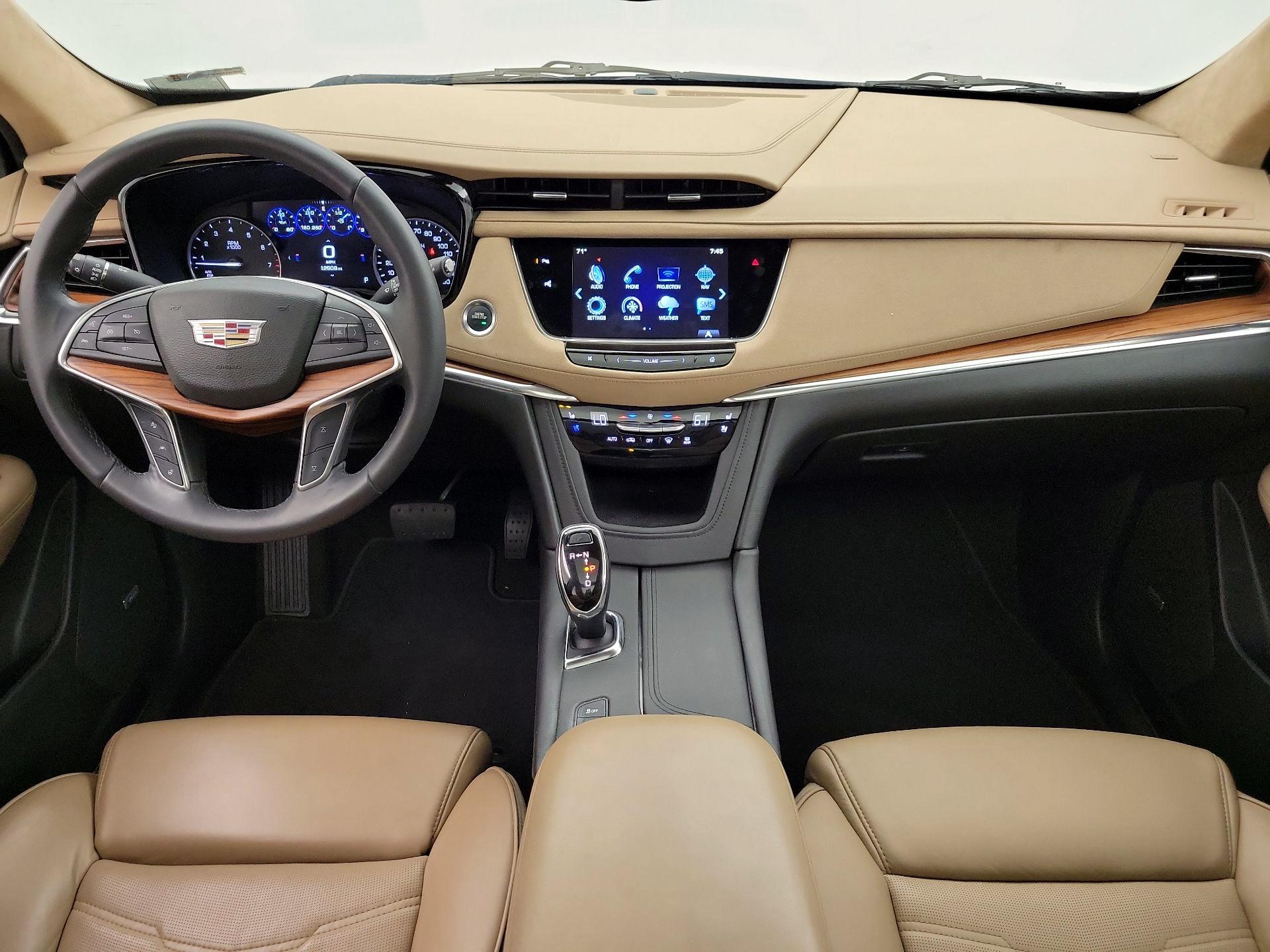 Thumbnail: 2017 Cadillac XT5 - 9