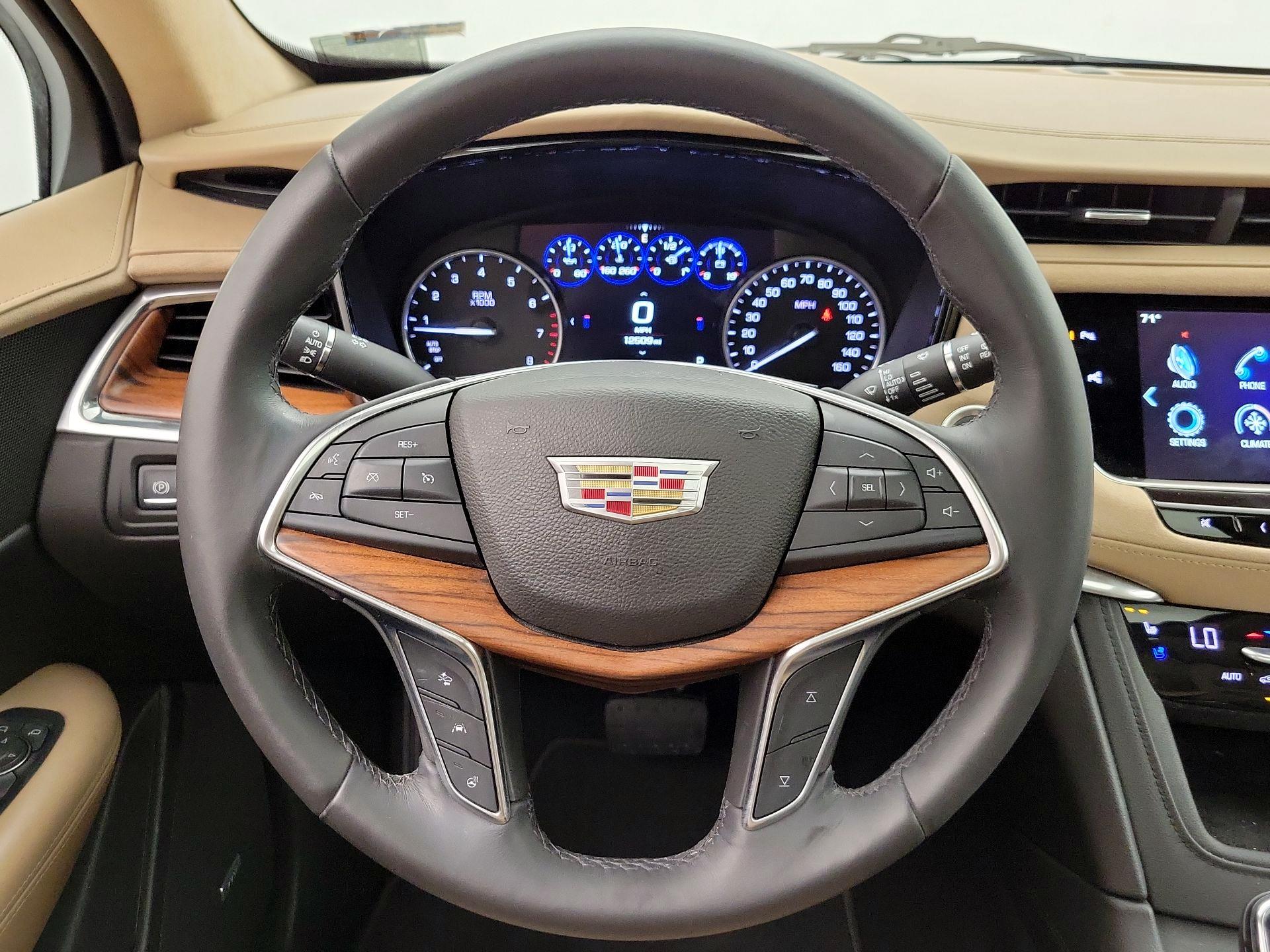 Thumbnail: 2017 Cadillac XT5 - 10