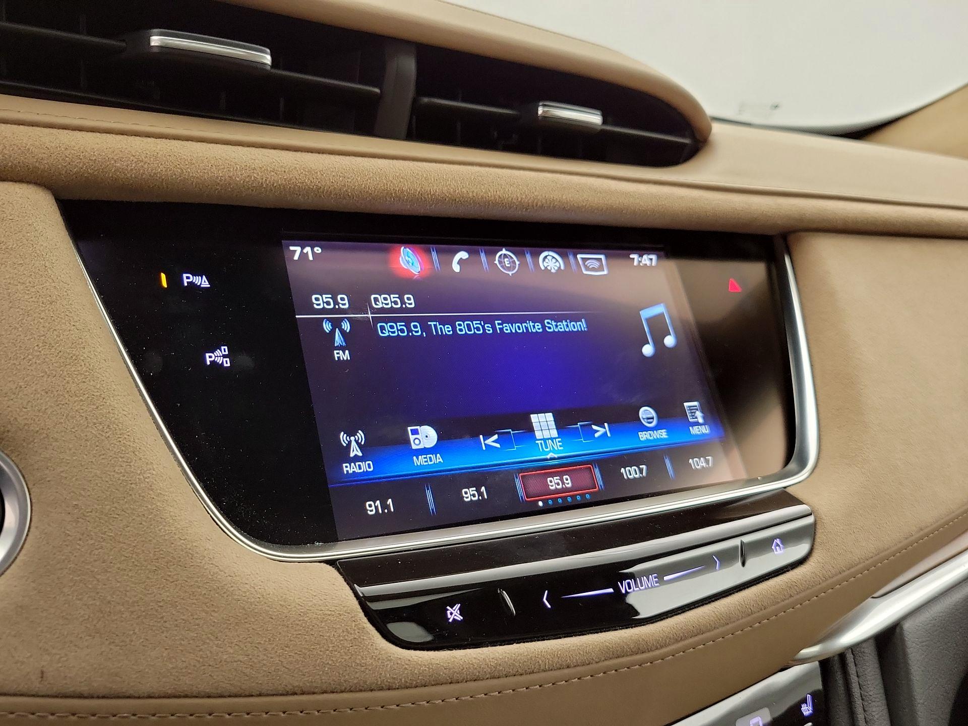 Thumbnail: 2017 Cadillac XT5 - 16
