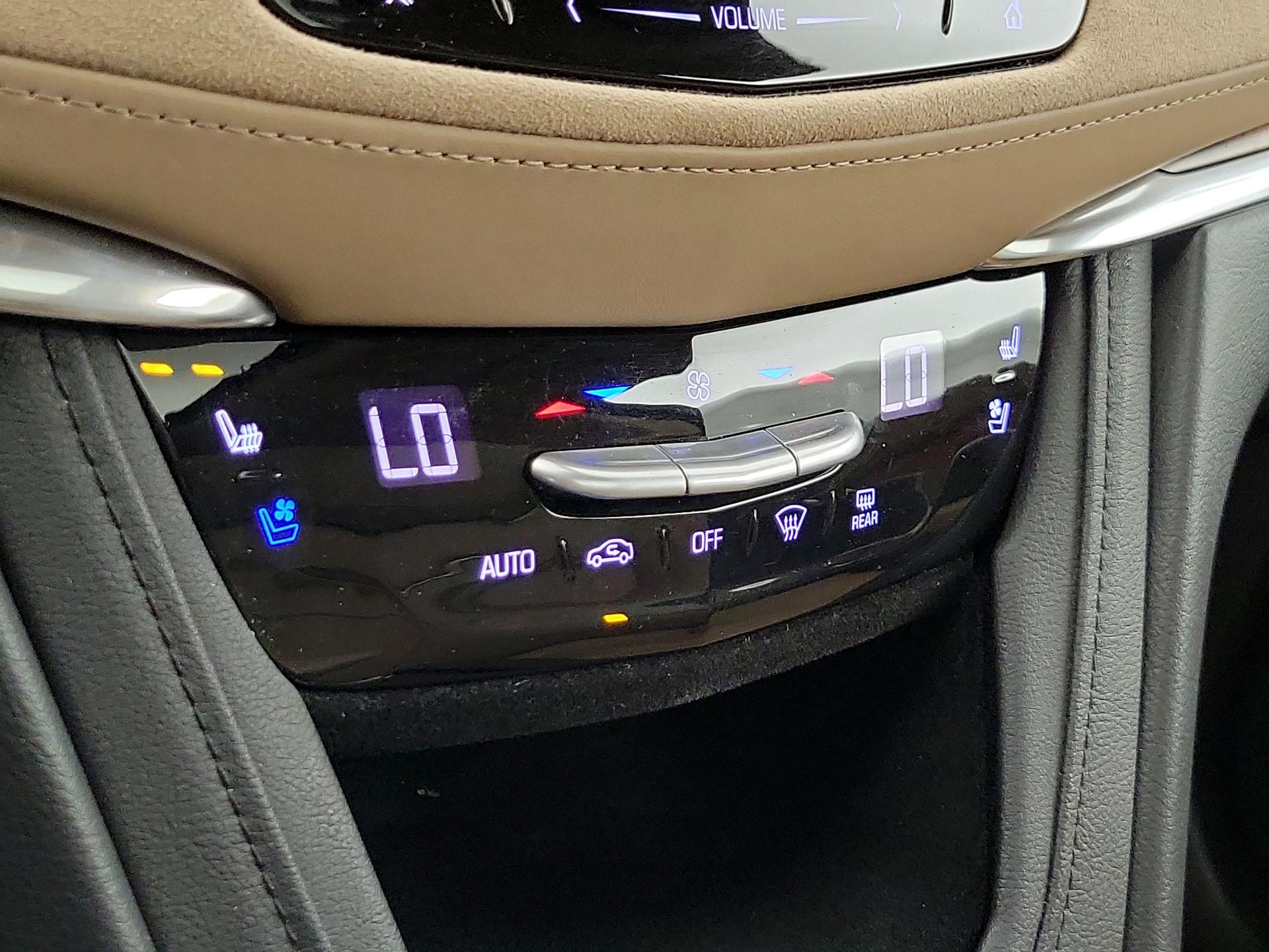Thumbnail: 2017 Cadillac XT5 - 17