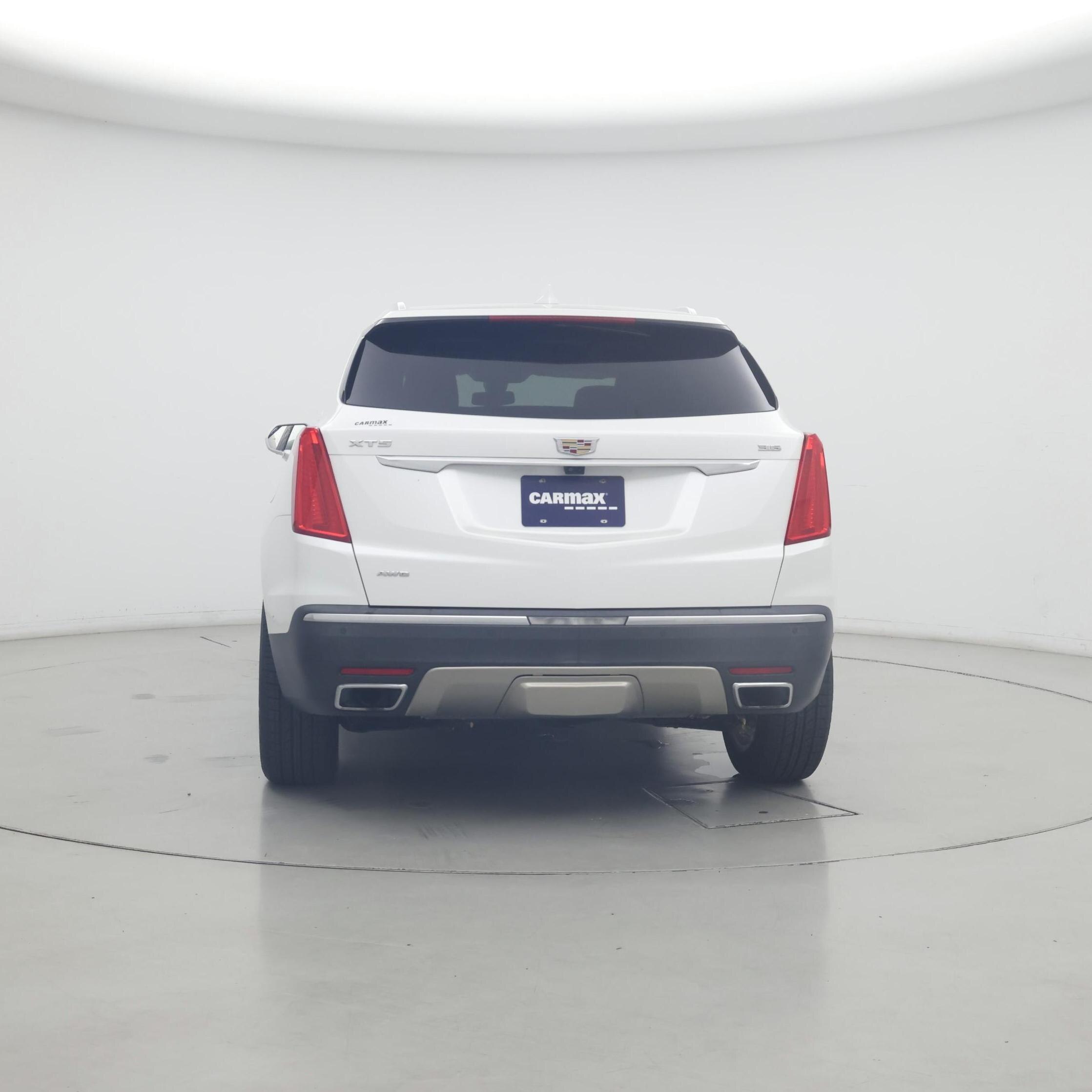 Thumbnail: 2017 Cadillac XT5 - 6