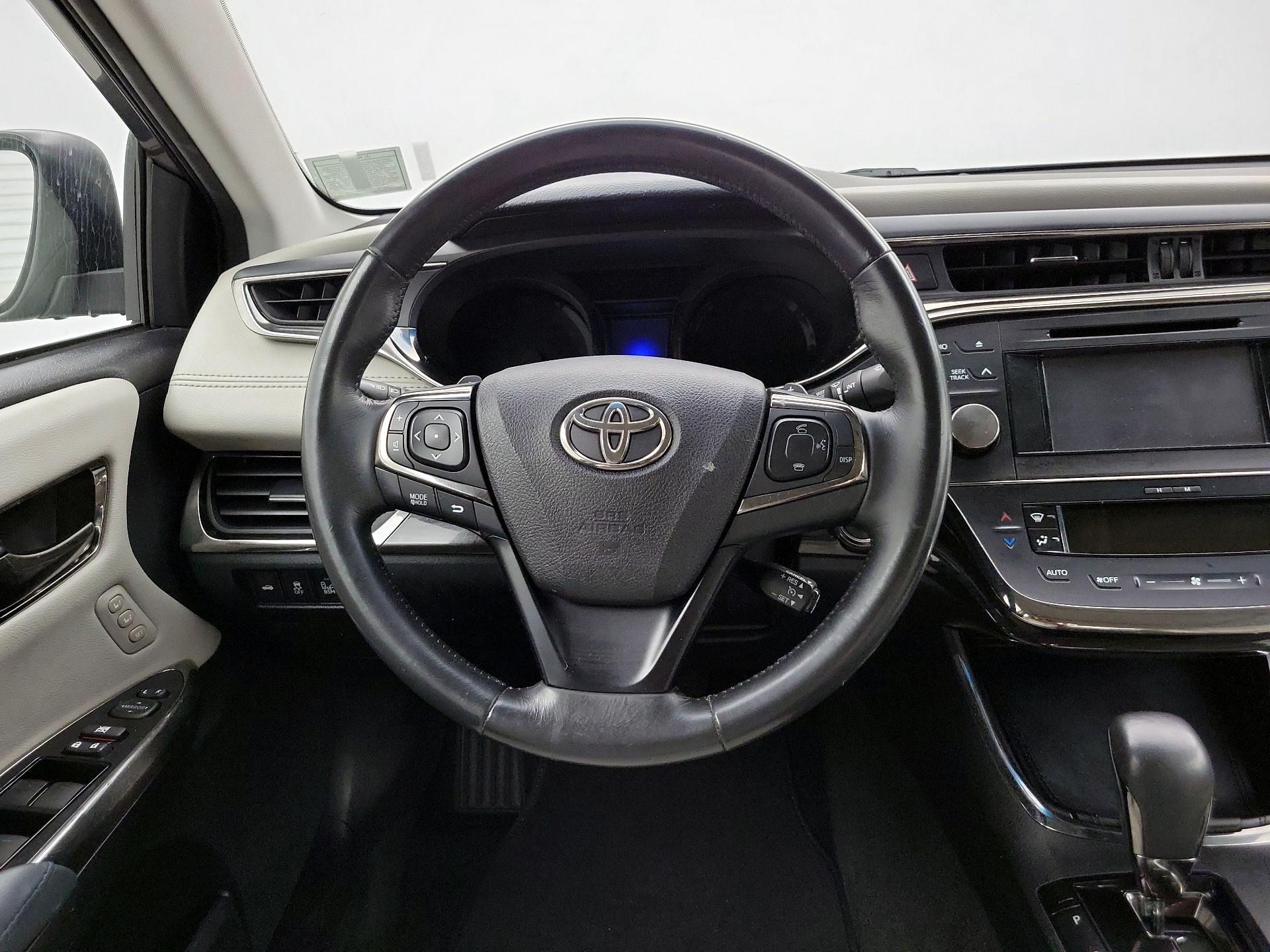 Thumbnail: 2014 Toyota Avalon - 10