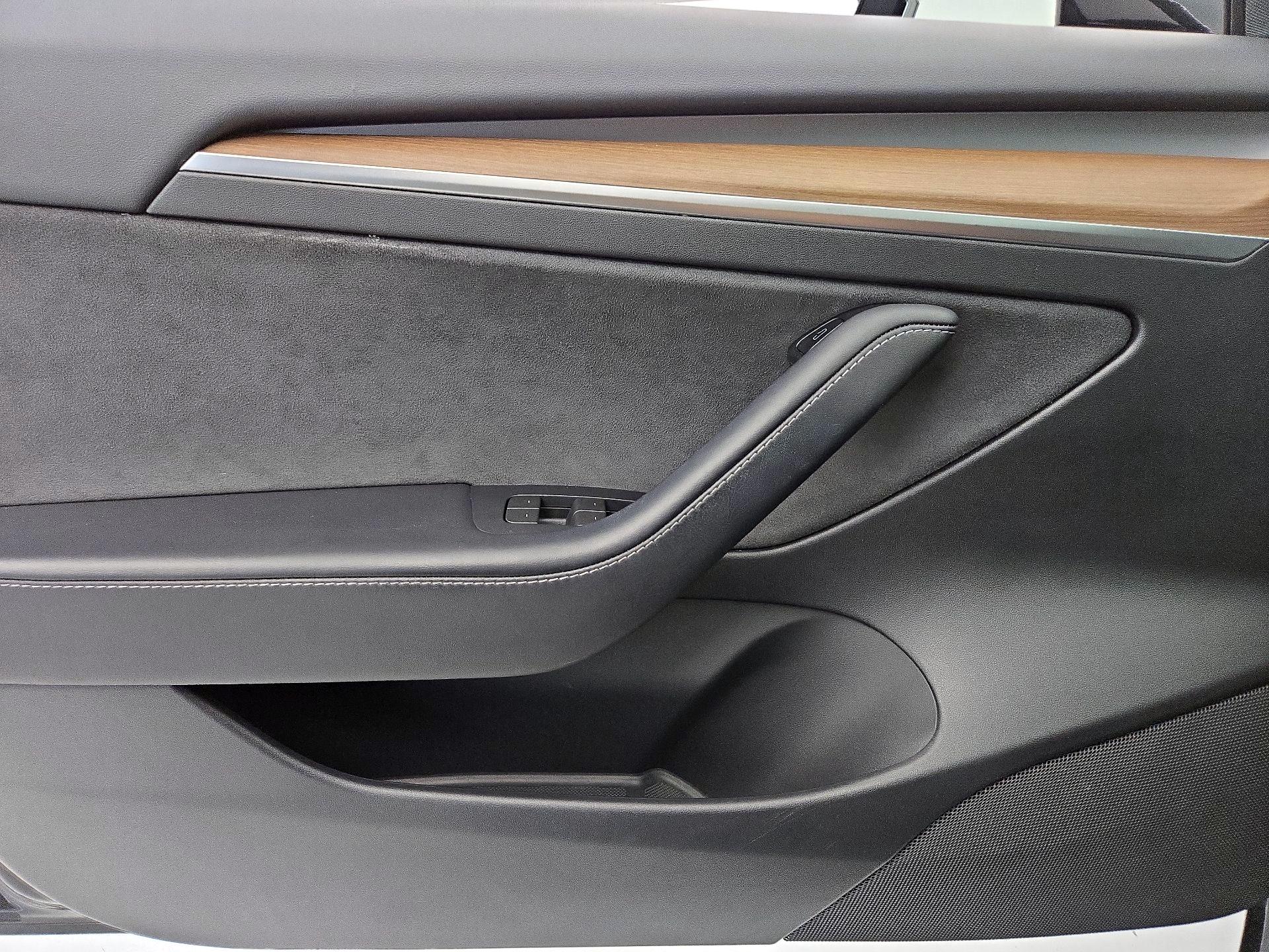 Thumbnail: 2023 Tesla Model 3 - 12