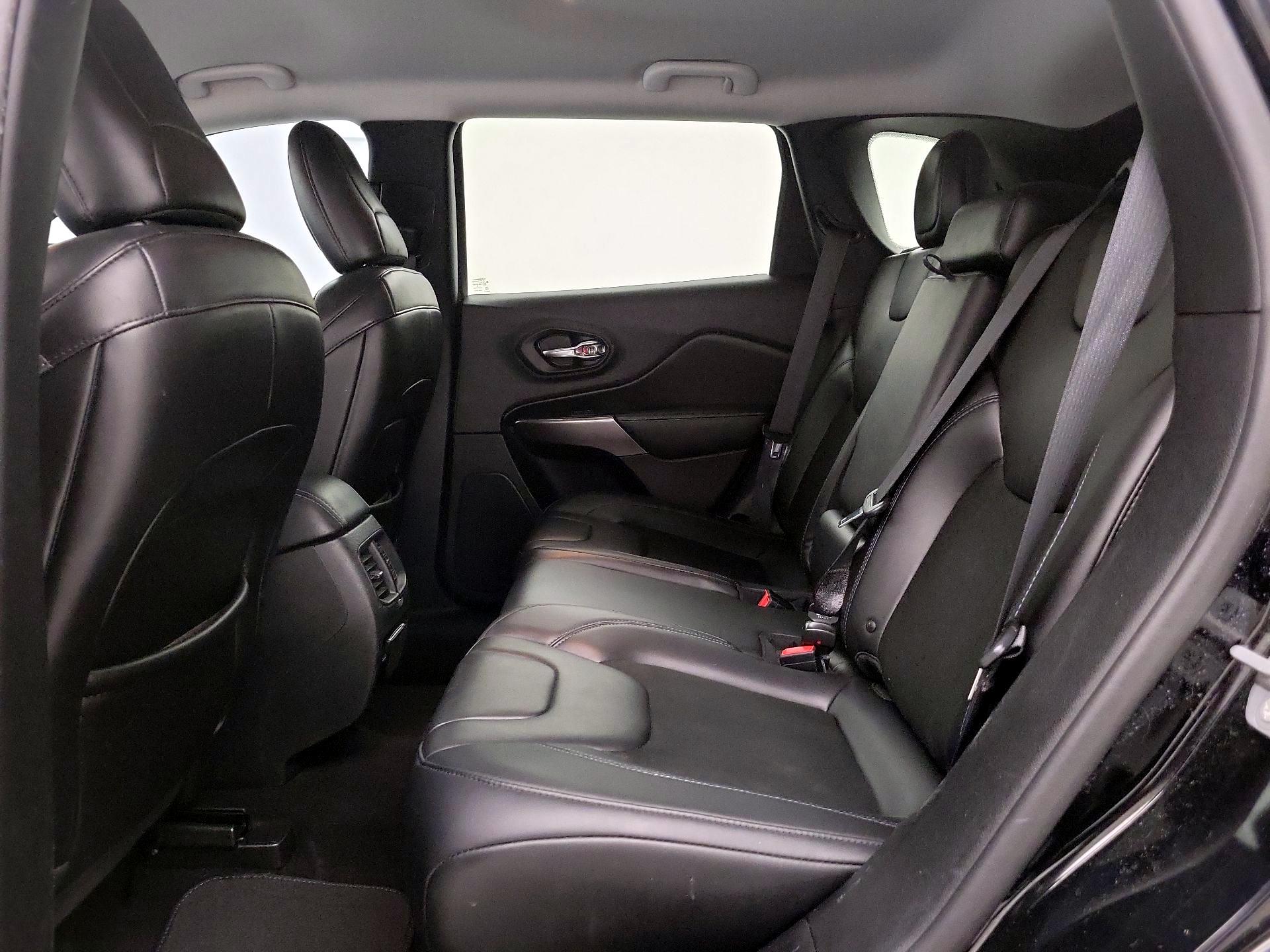Thumbnail: 2019 Jeep Cherokee - 19