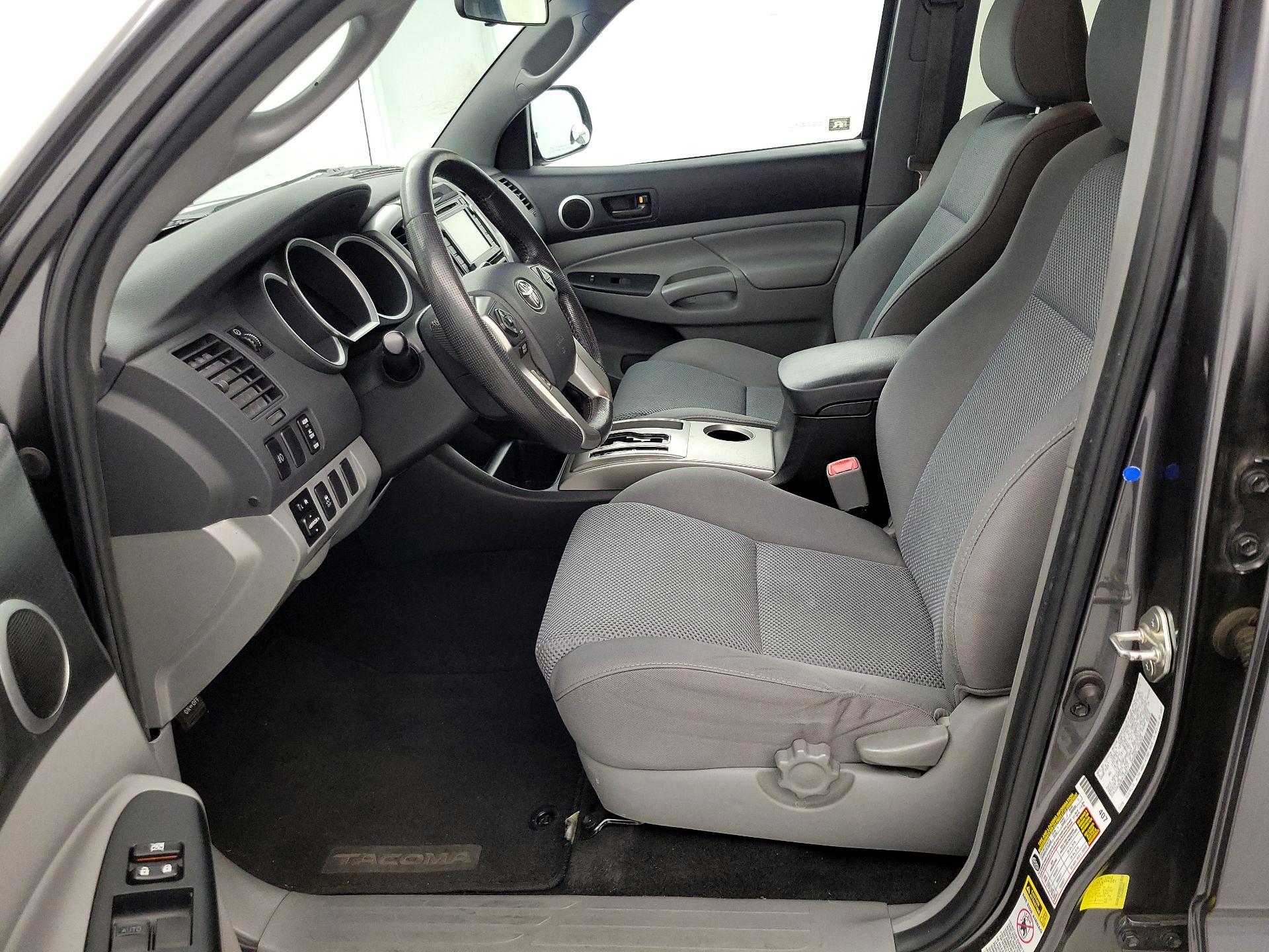 Thumbnail: 2014 Toyota Tacoma - 11