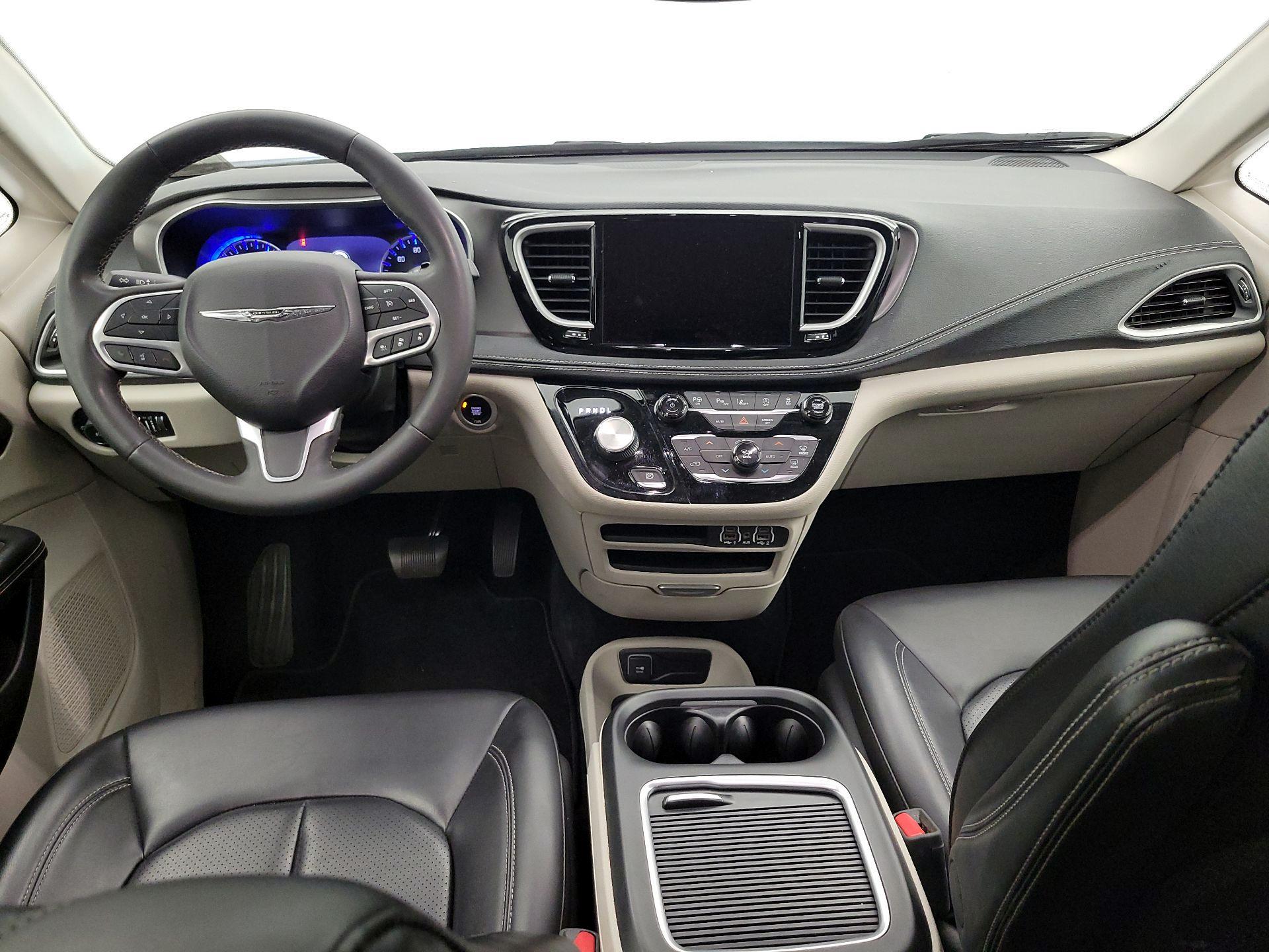 Thumbnail: 2023 Chrysler Pacifica - 9