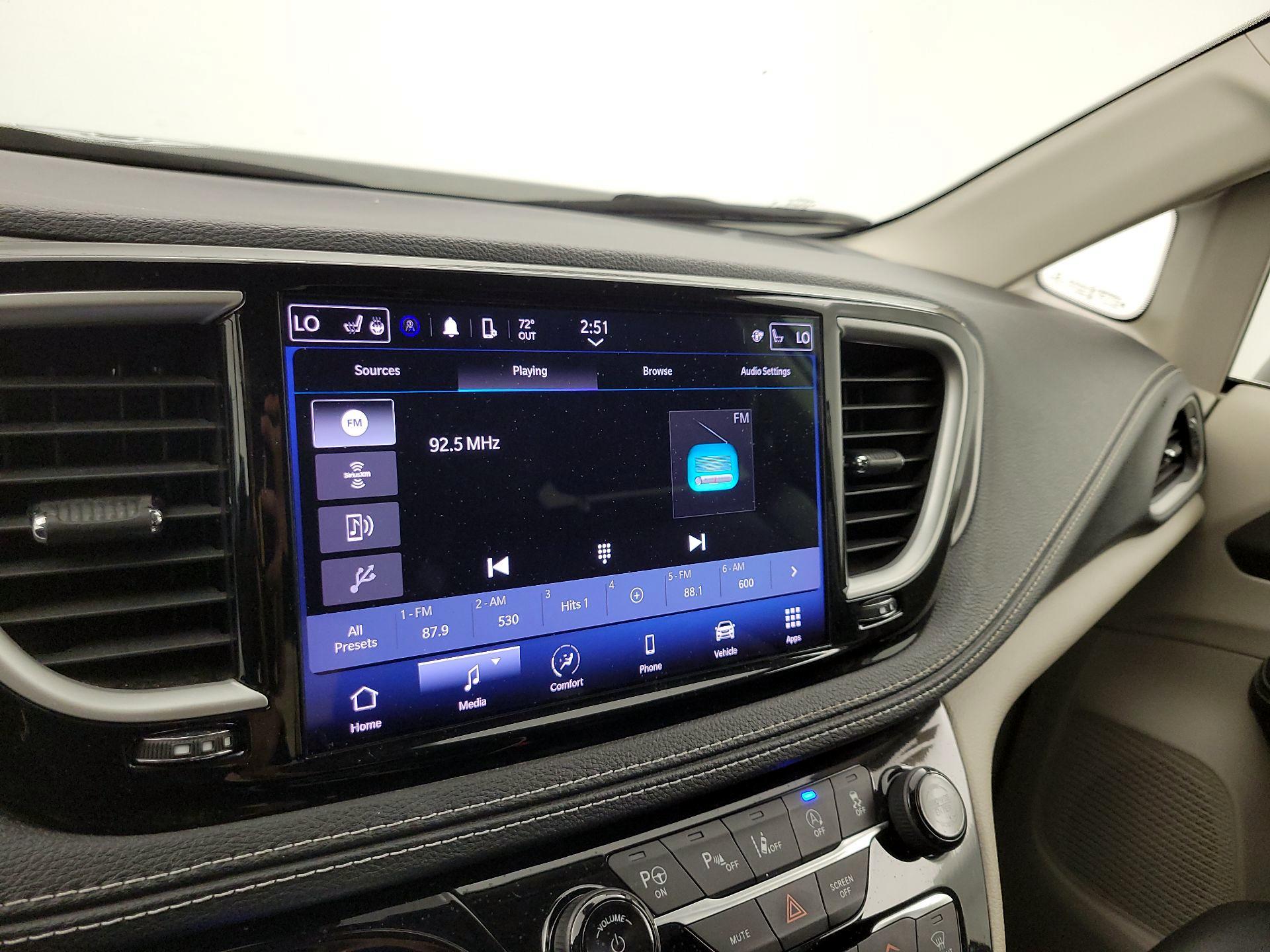 Thumbnail: 2023 Chrysler Pacifica - 15