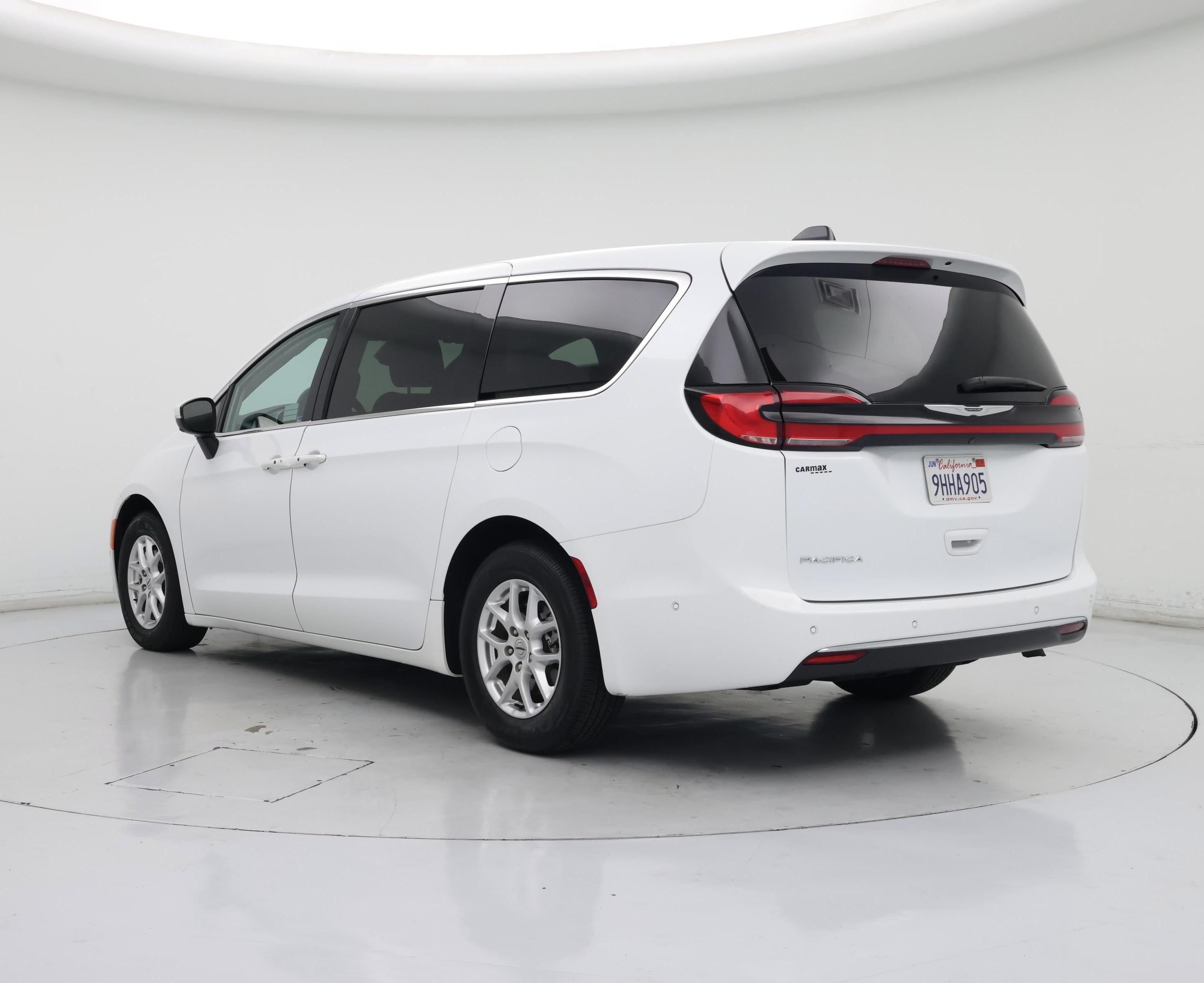 Thumbnail: 2023 Chrysler Pacifica - 2