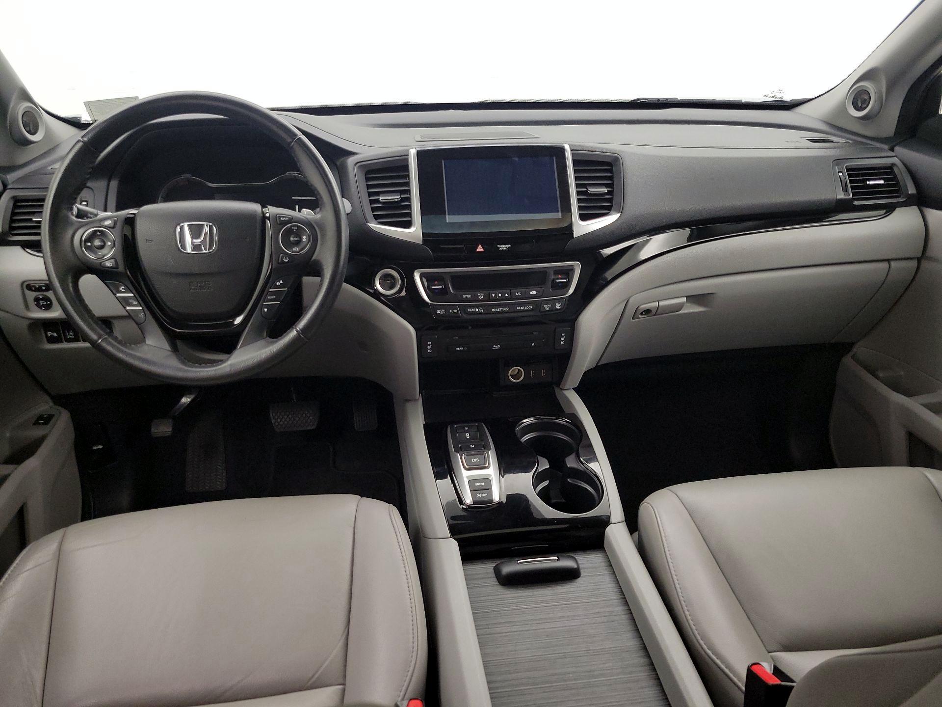 Thumbnail: 2016 Honda Pilot - 9